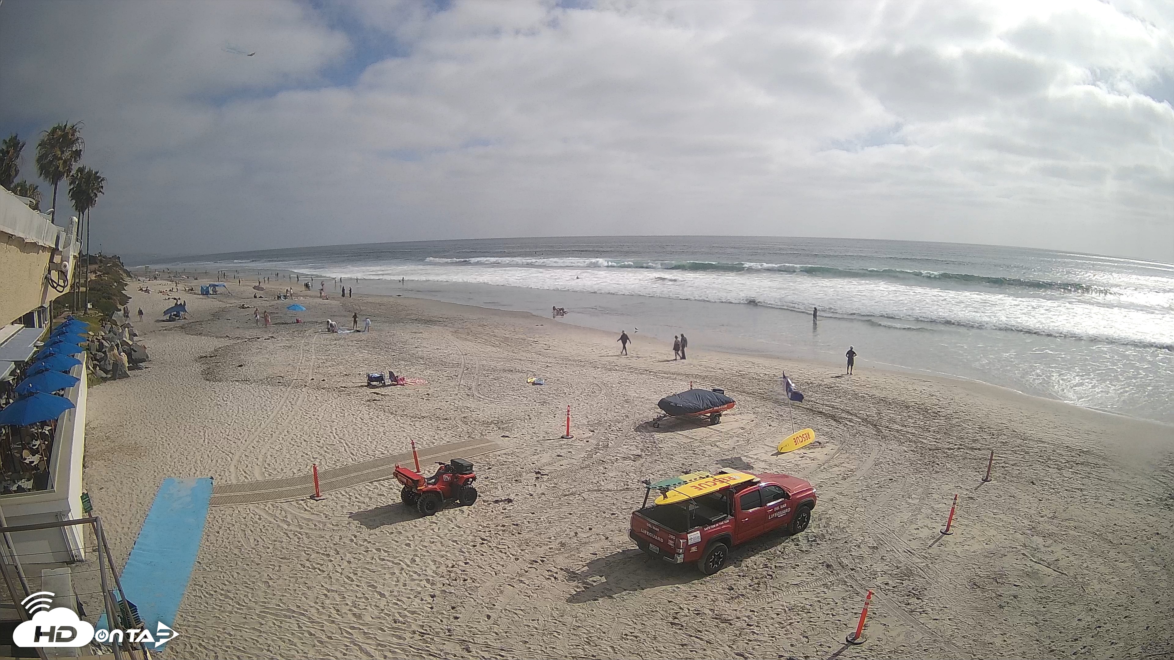 Snapshot of 17th St. Del Mar Beach - 4K SW Live Webcam taken Jun 1, 2026, 4:47pm PDT