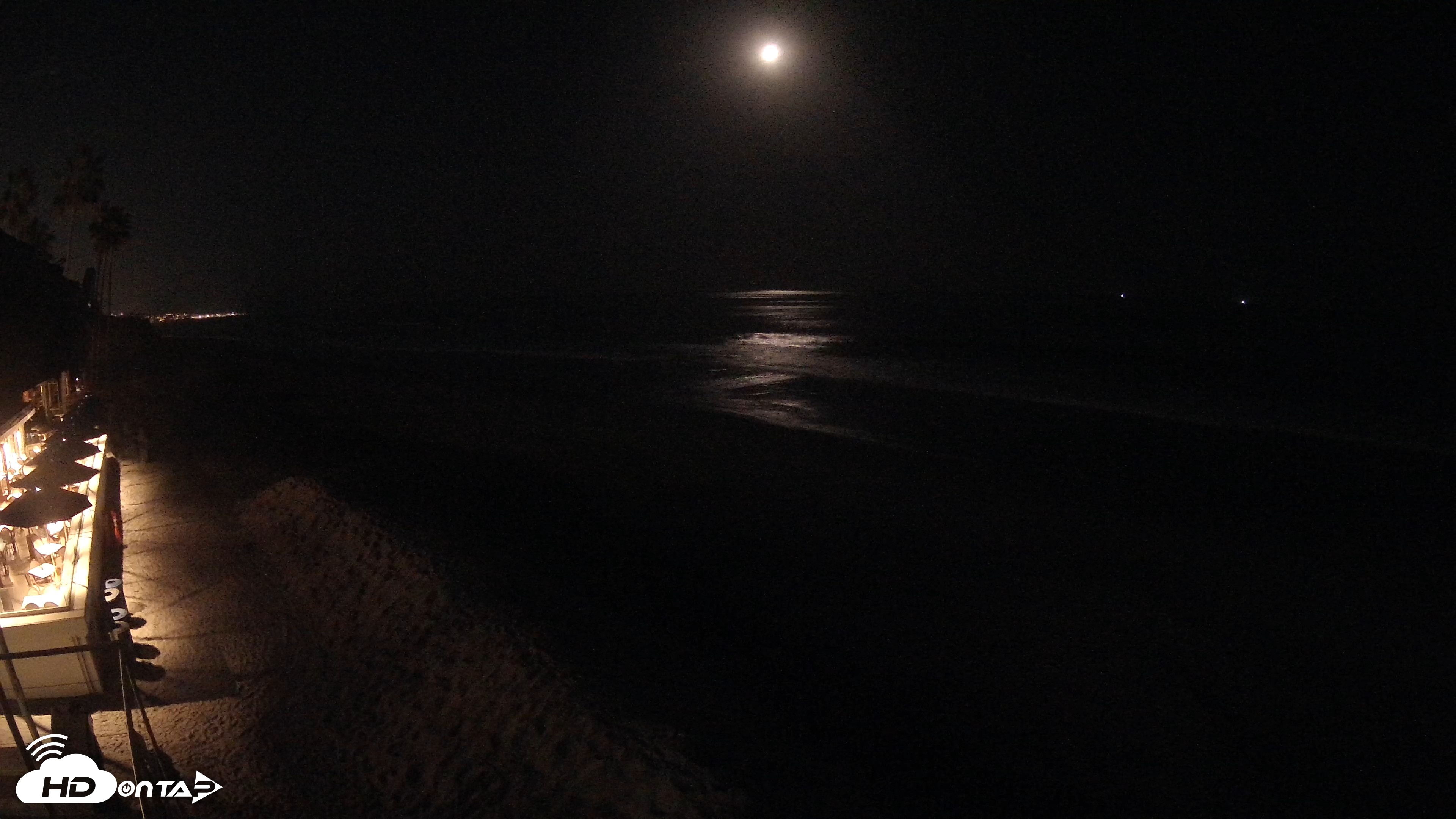 Snapshot of 17th St. Del Mar Beach - 4K SW Live Webcam taken Oct 17, 2026, 9:31pm PDT