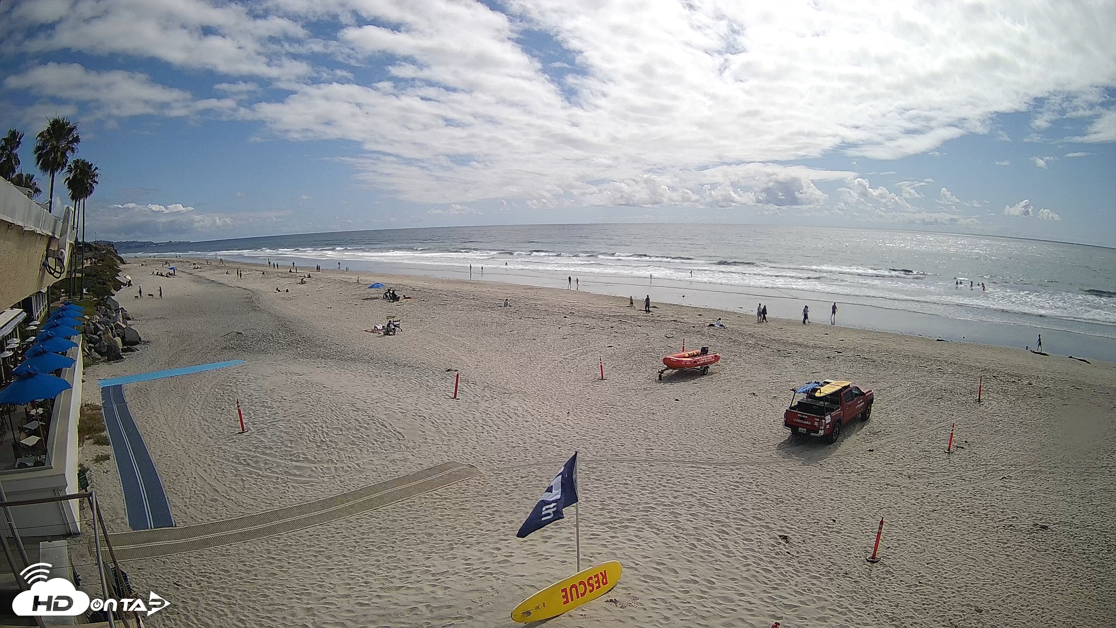 Snapshot of 17th St. Del Mar Beach - 4K SW Live Webcam taken Apr 26, 2026, 3:28pm PDT