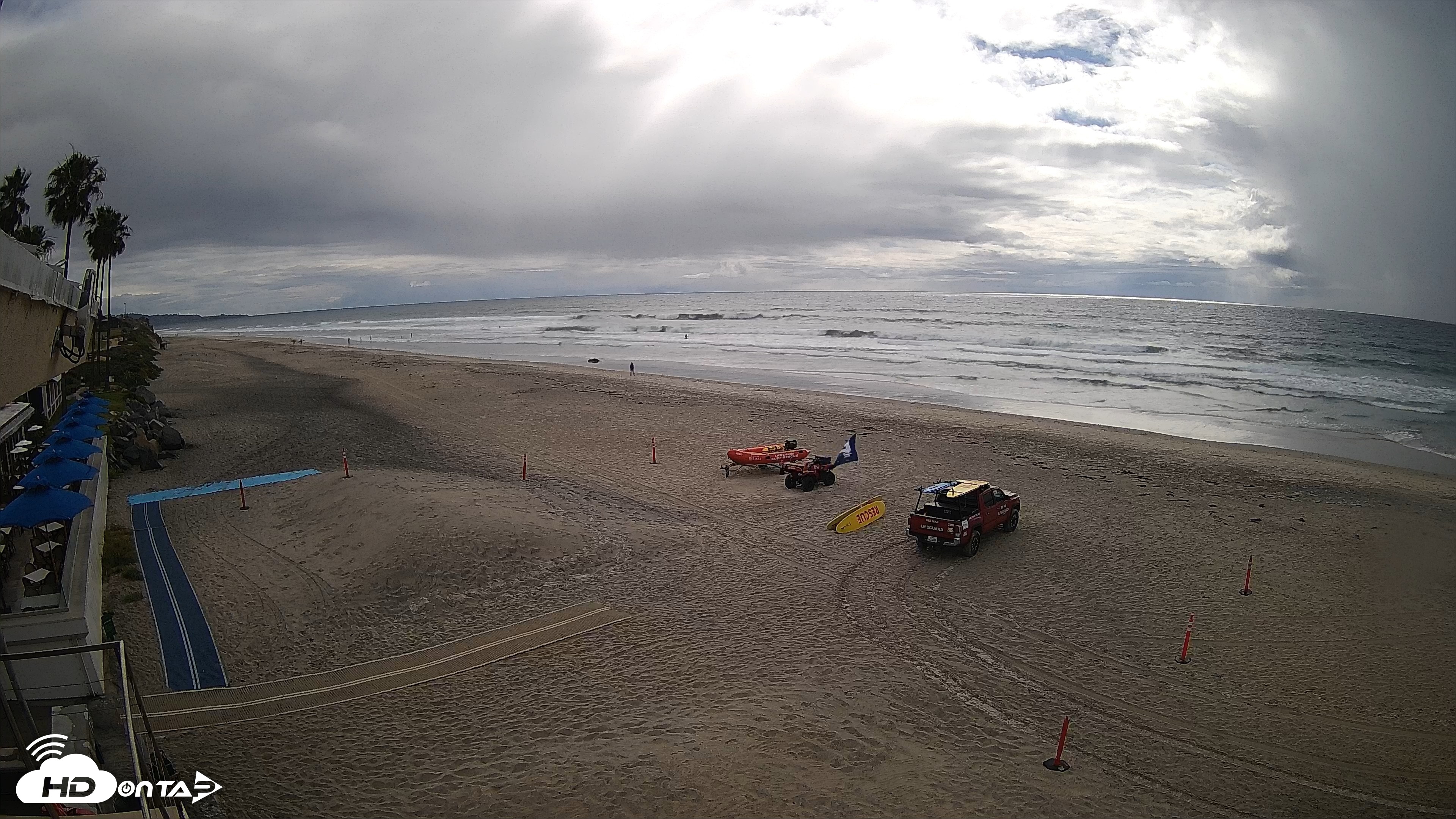 Snapshot of 17th St. Del Mar Beach - 4K SW Live Webcam taken Apr 12, 2026, 3:46pm PDT