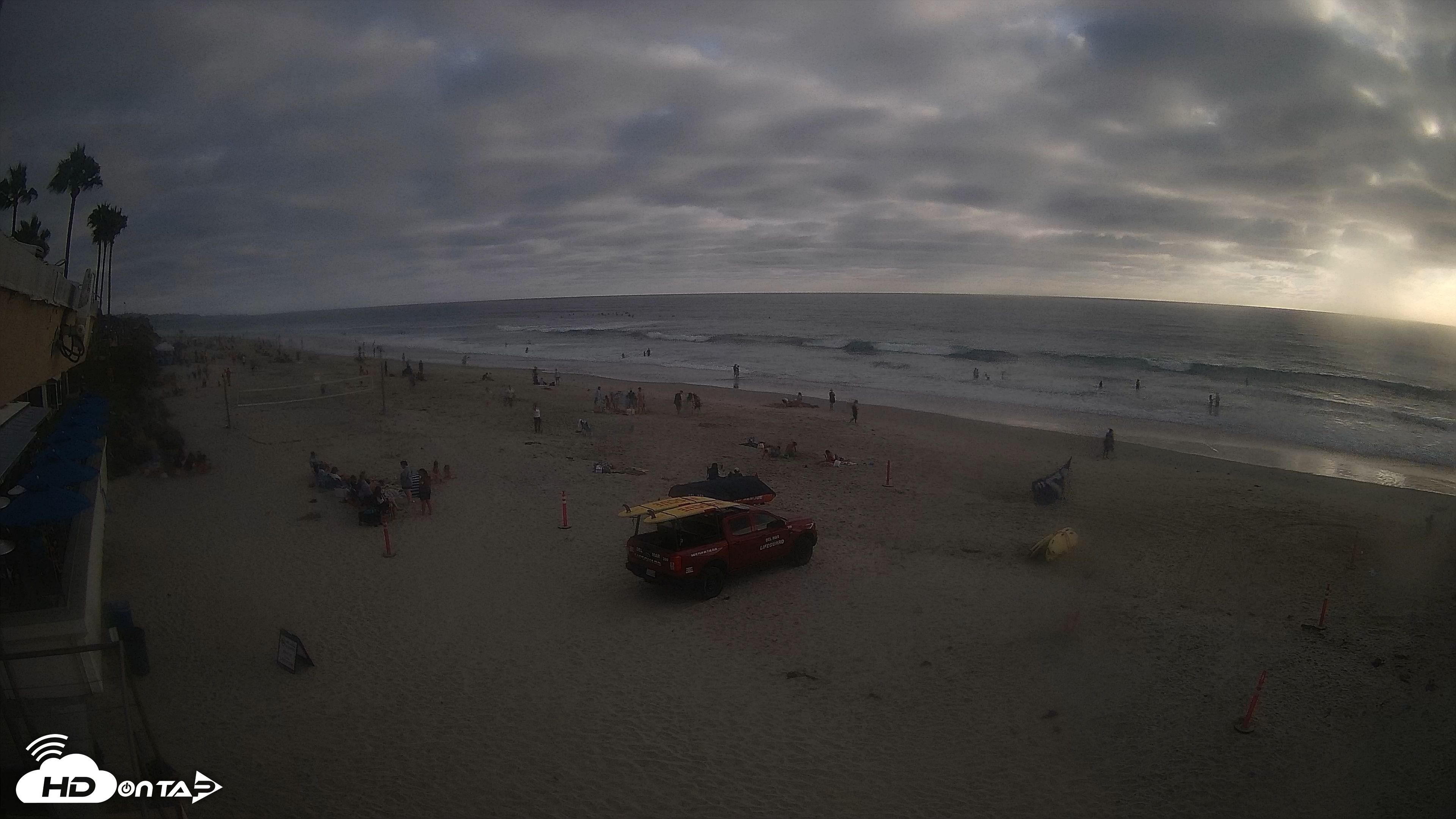 Snapshot of 17th St. Del Mar Beach - 4K SW Live Webcam taken Aug 15, 2026, 6:39pm PDT