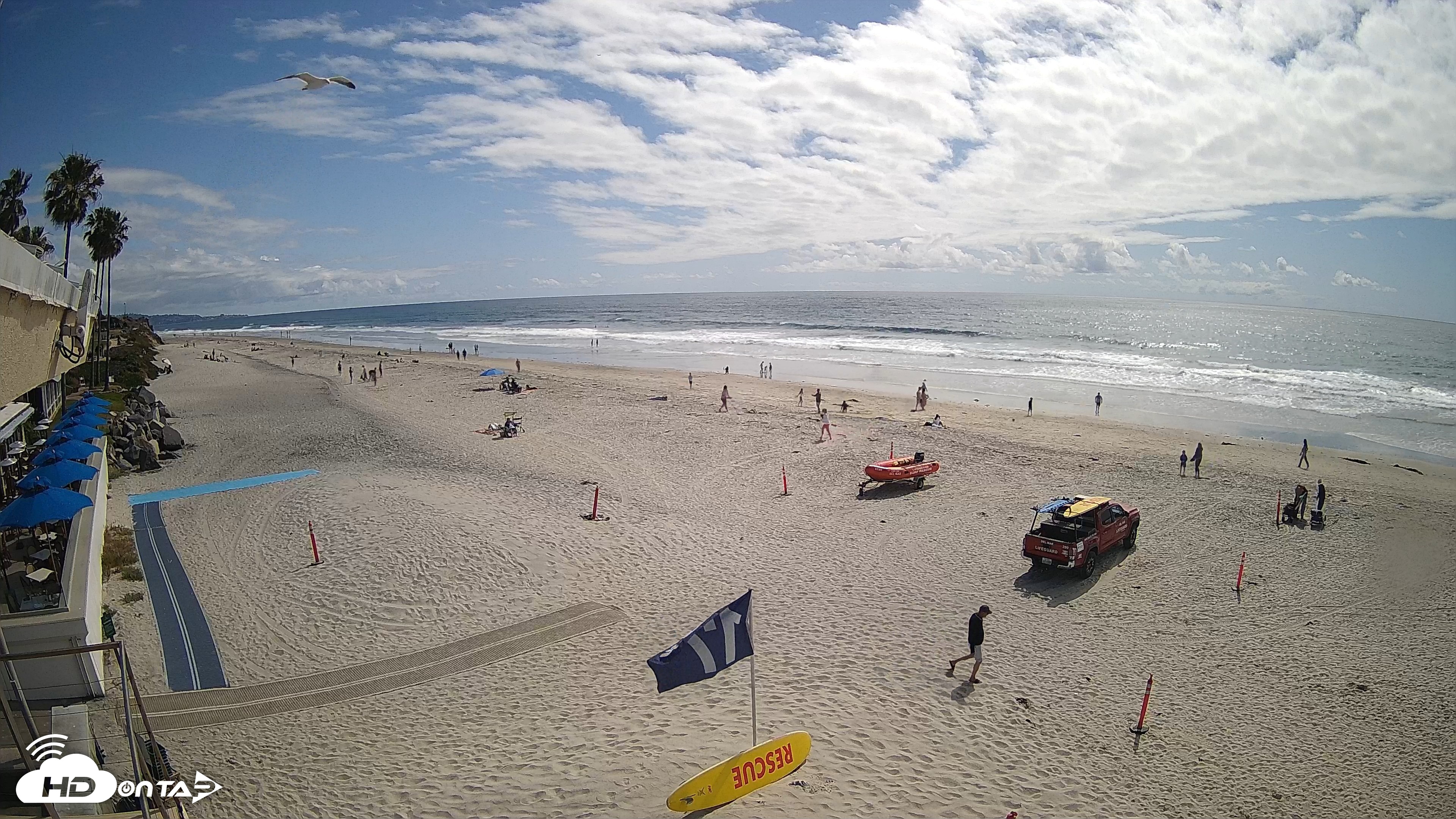 Snapshot of 17th St. Del Mar Beach - 4K SW Live Webcam taken Apr 26, 2026, 3:19pm PDT
