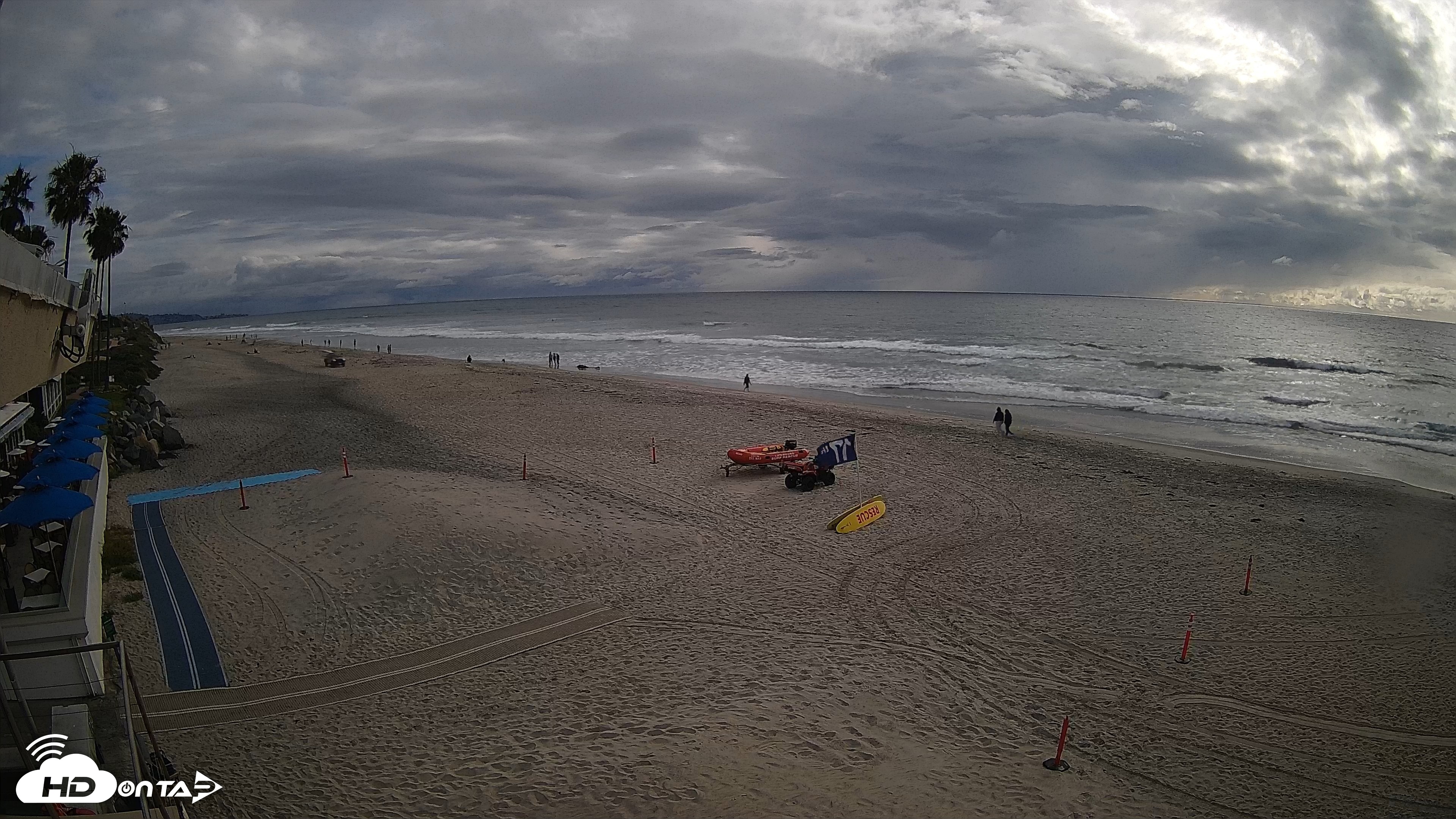 Snapshot of 17th St. Del Mar Beach - 4K SW Live Webcam taken Apr 12, 2026, 5:12pm PDT