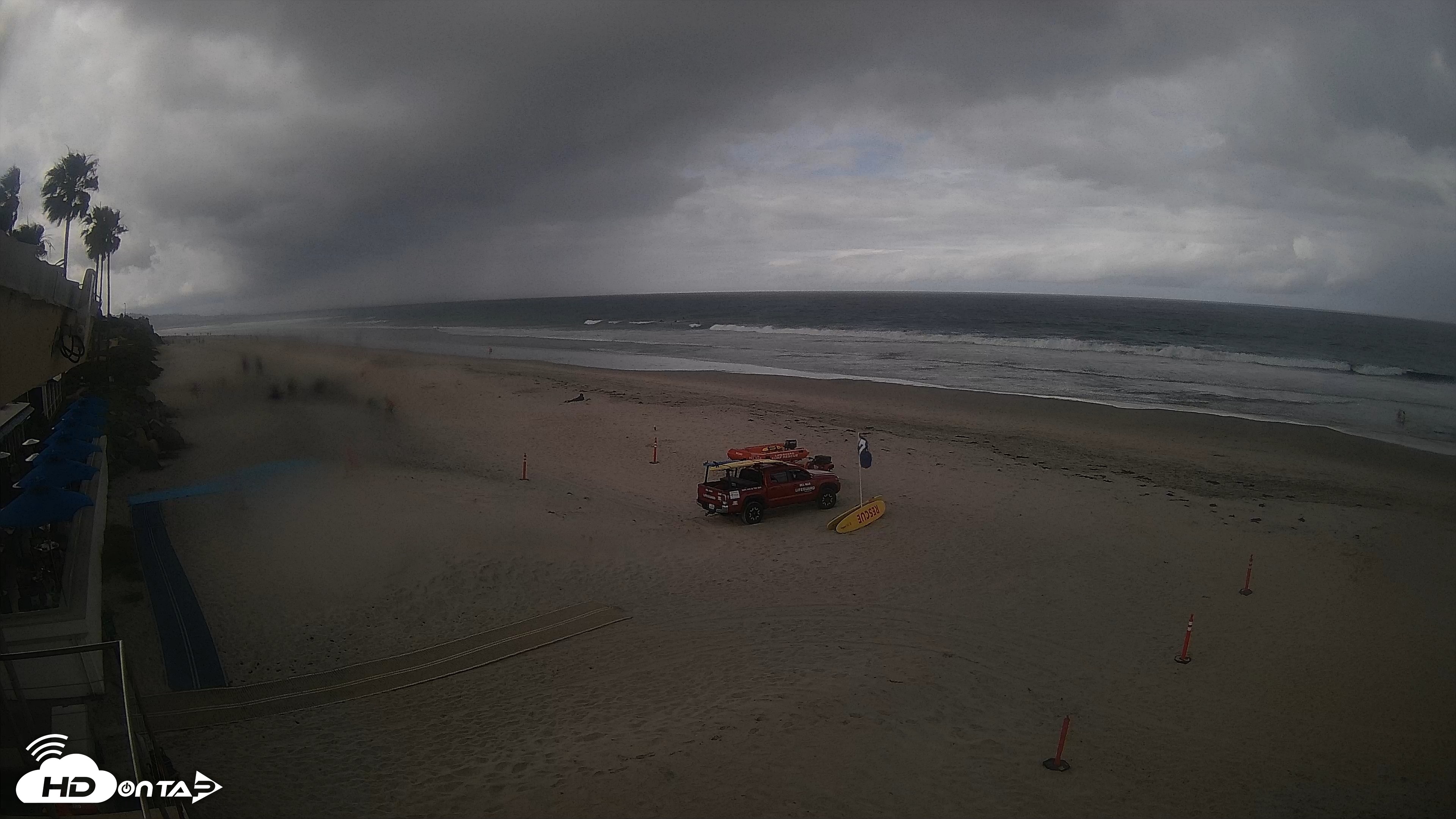 Snapshot of 17th St. Del Mar Beach - 4K SW Live Webcam taken Apr 12, 2026, 11:43am PDT