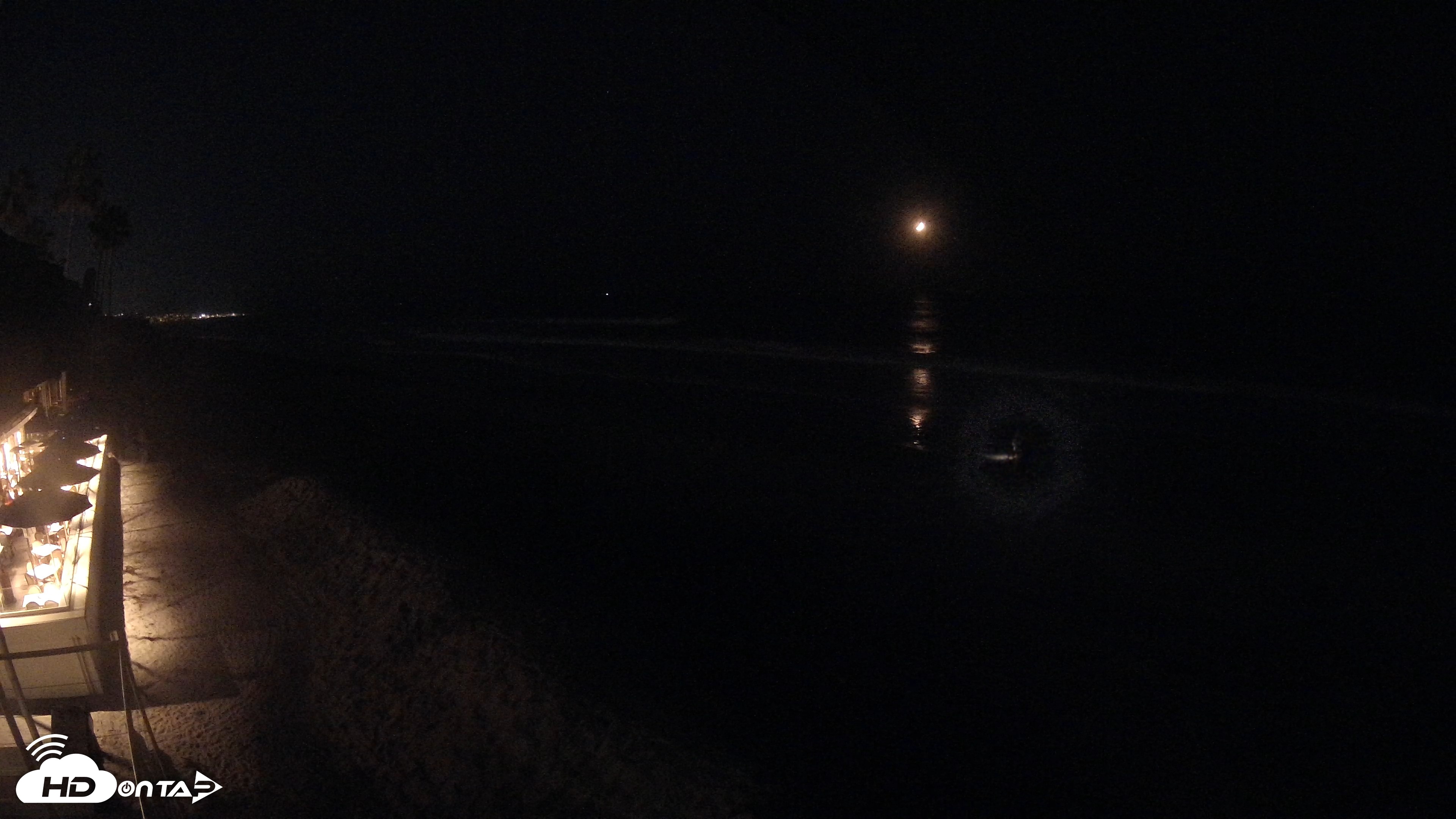 Snapshot of 17th St. Del Mar Beach - 4K SW Live Webcam taken Oct 14, 2026, 8:11pm PDT