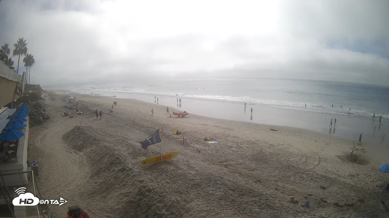 Snapshot of 17th St. Del Mar Beach - 4K SW Live Webcam taken Oct 7, 2026, 2:29pm PDT