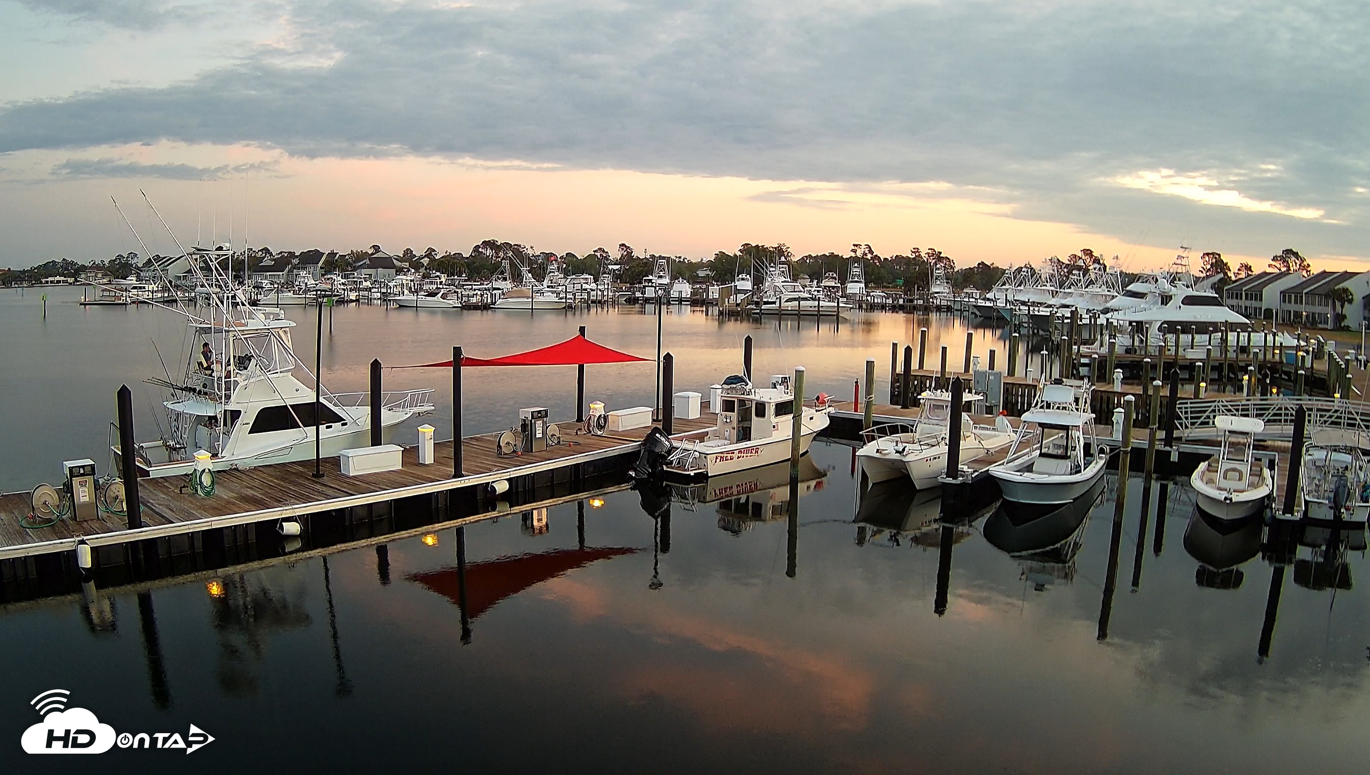 Snapshot of Point South Bay Point Marina Live Webcam taken Apr 29, 2025, 5:53am CDT