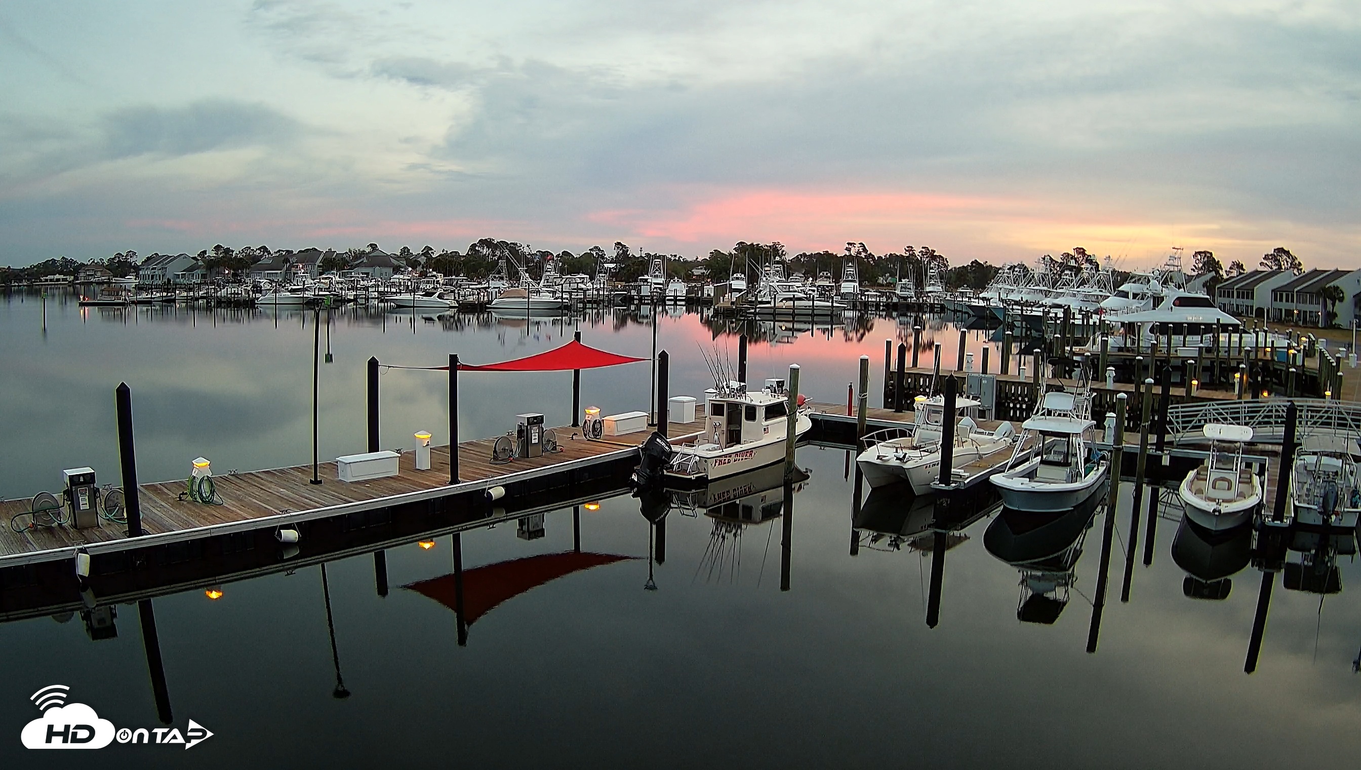 Snapshot of Point South Bay Point Marina Live Webcam taken Apr 21, 2025, 6:02am CDT