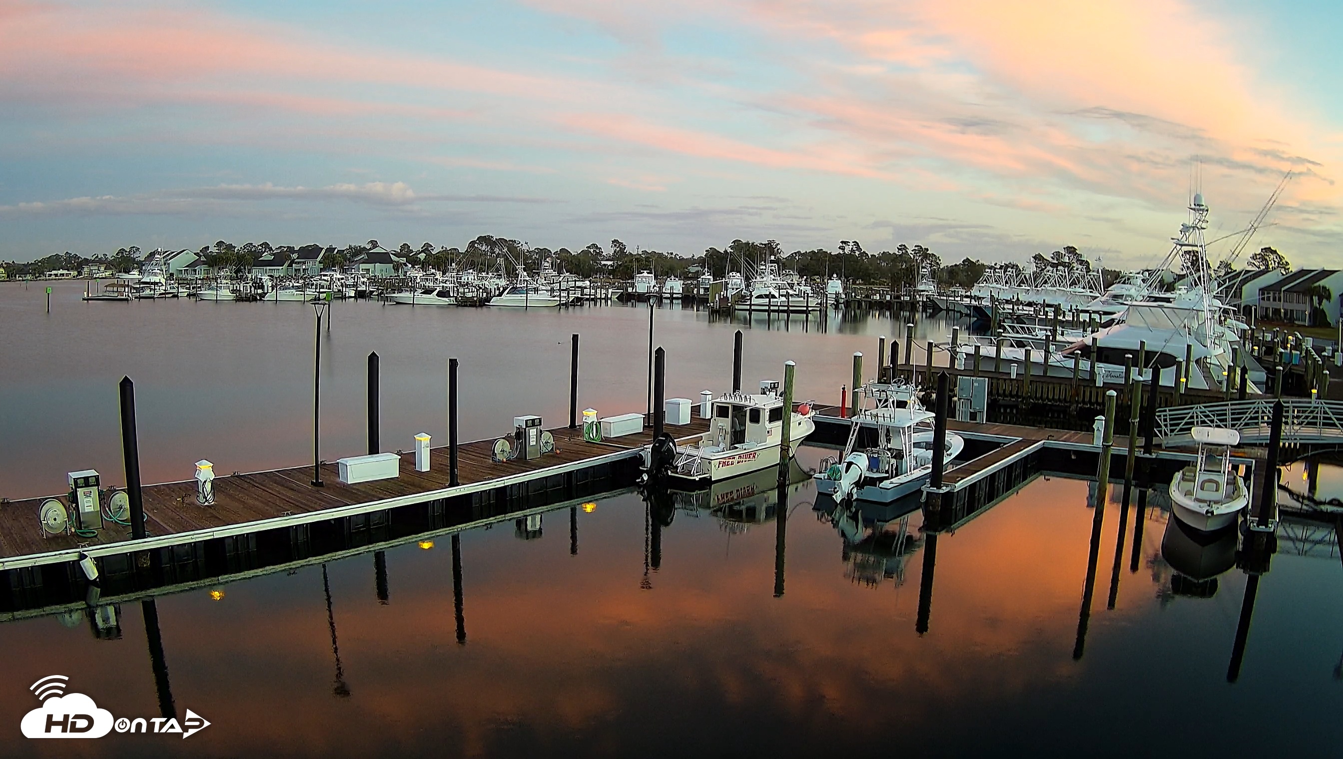 Snapshot of Point South Bay Point Marina Live Webcam taken Jan 17, 2026, 6:32am CST