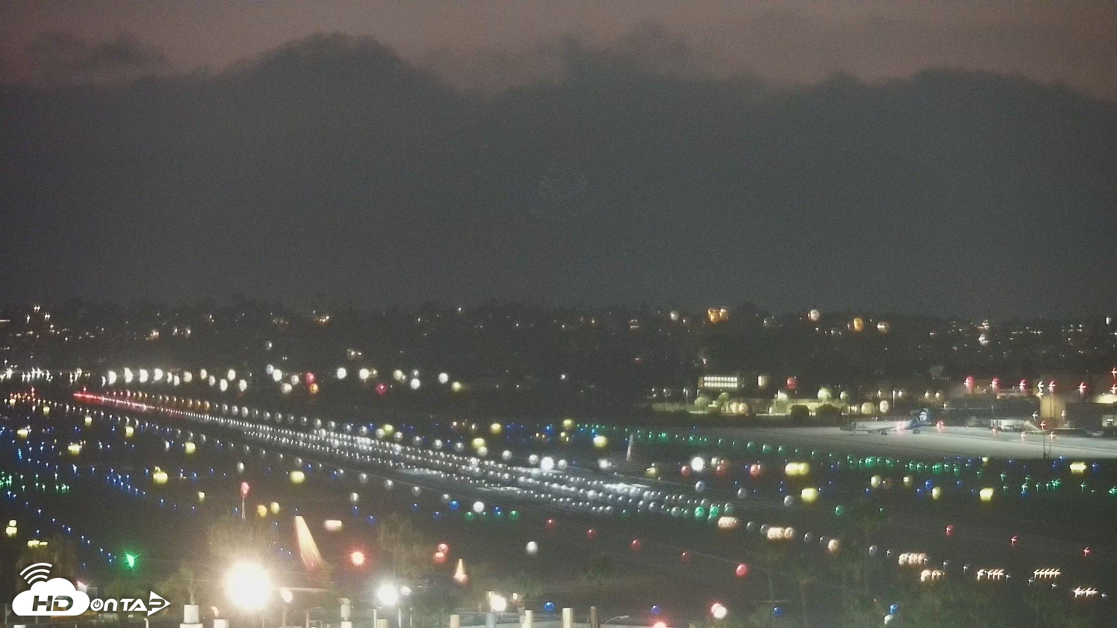 Snapshot of SD Lindbergh Airport & Bay Live Webcam taken Jul 18, 2026, 8:43pm PDT