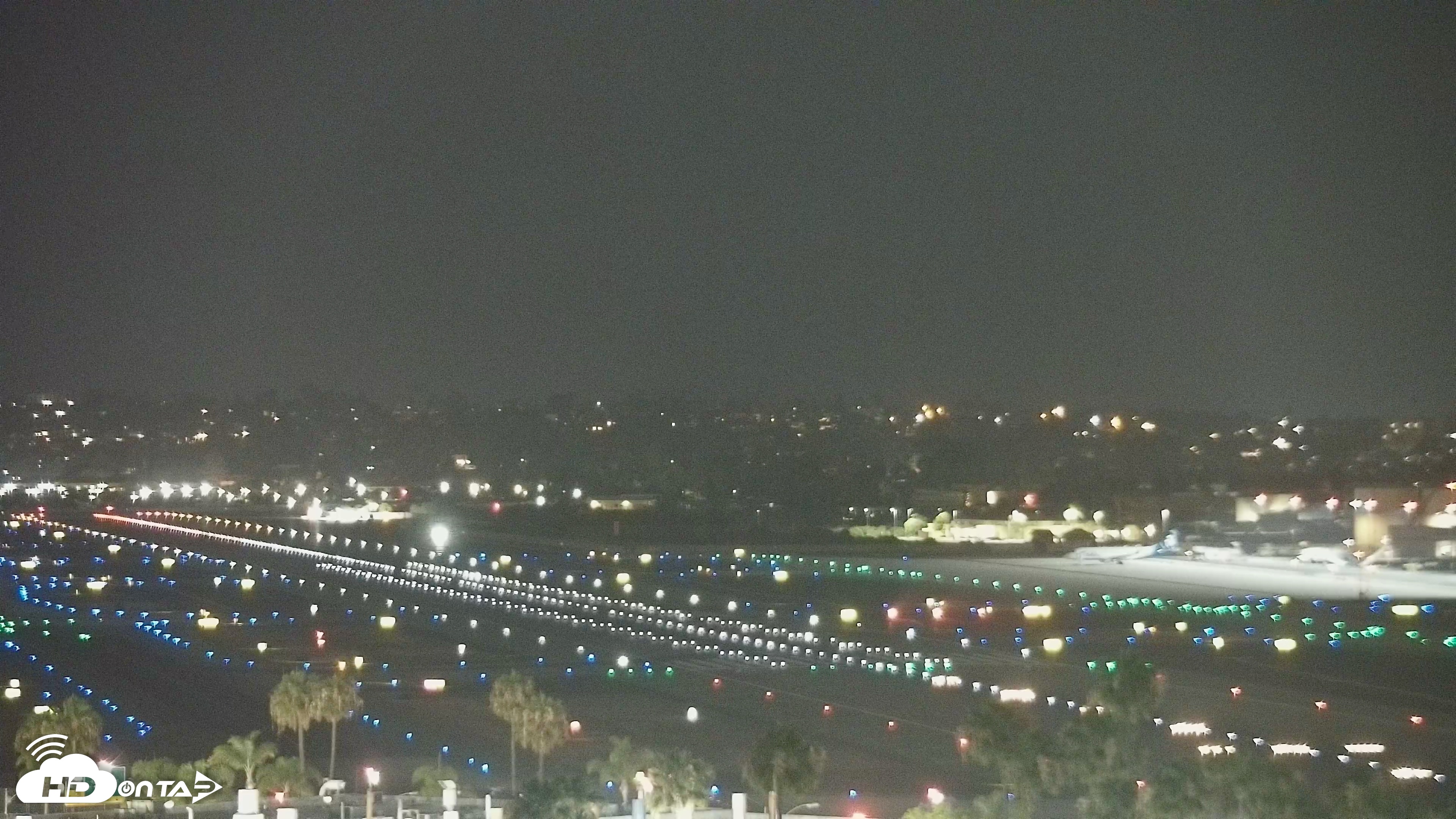 Snapshot of SD Lindbergh Airport & Bay Live Webcam taken Apr 29, 2026, 11:47pm PDT