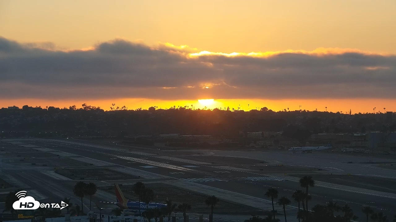 Snapshot of SD Lindbergh Airport & Bay Live Webcam taken Jul 22, 2026, 7:50pm PDT