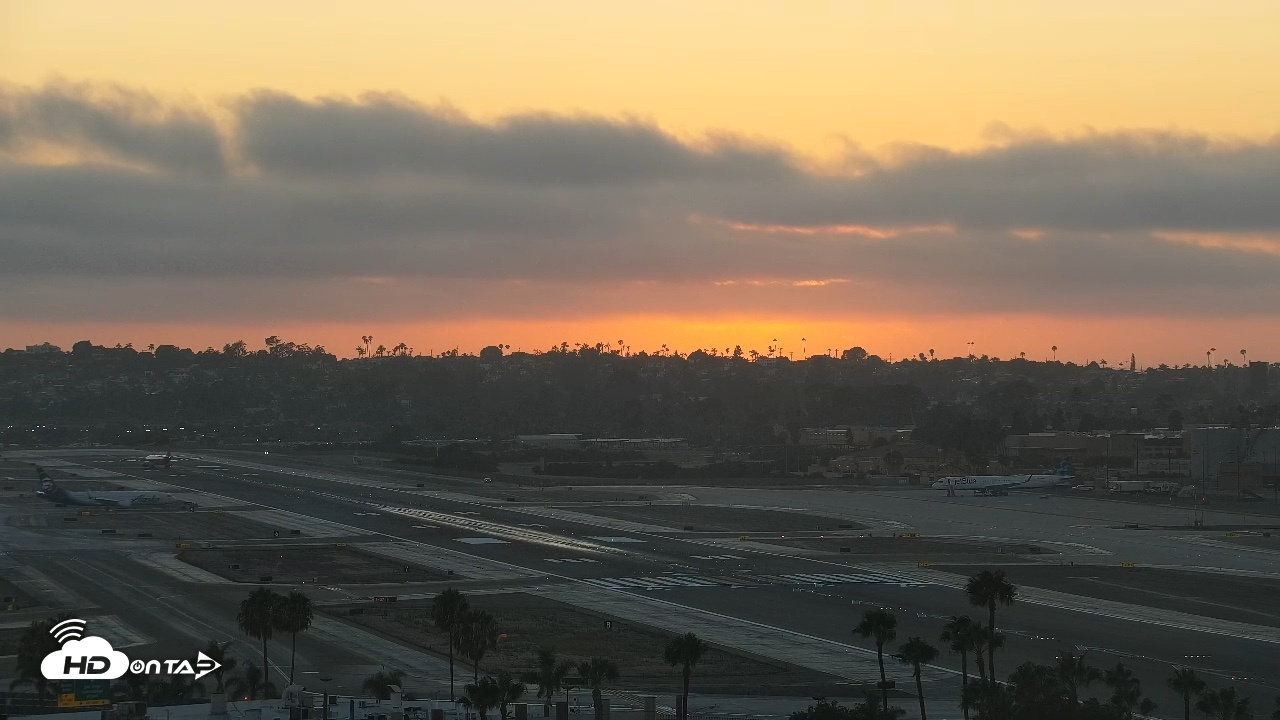 Snapshot of SD Lindbergh Airport & Bay Live Webcam taken Jul 22, 2026, 7:54pm PDT