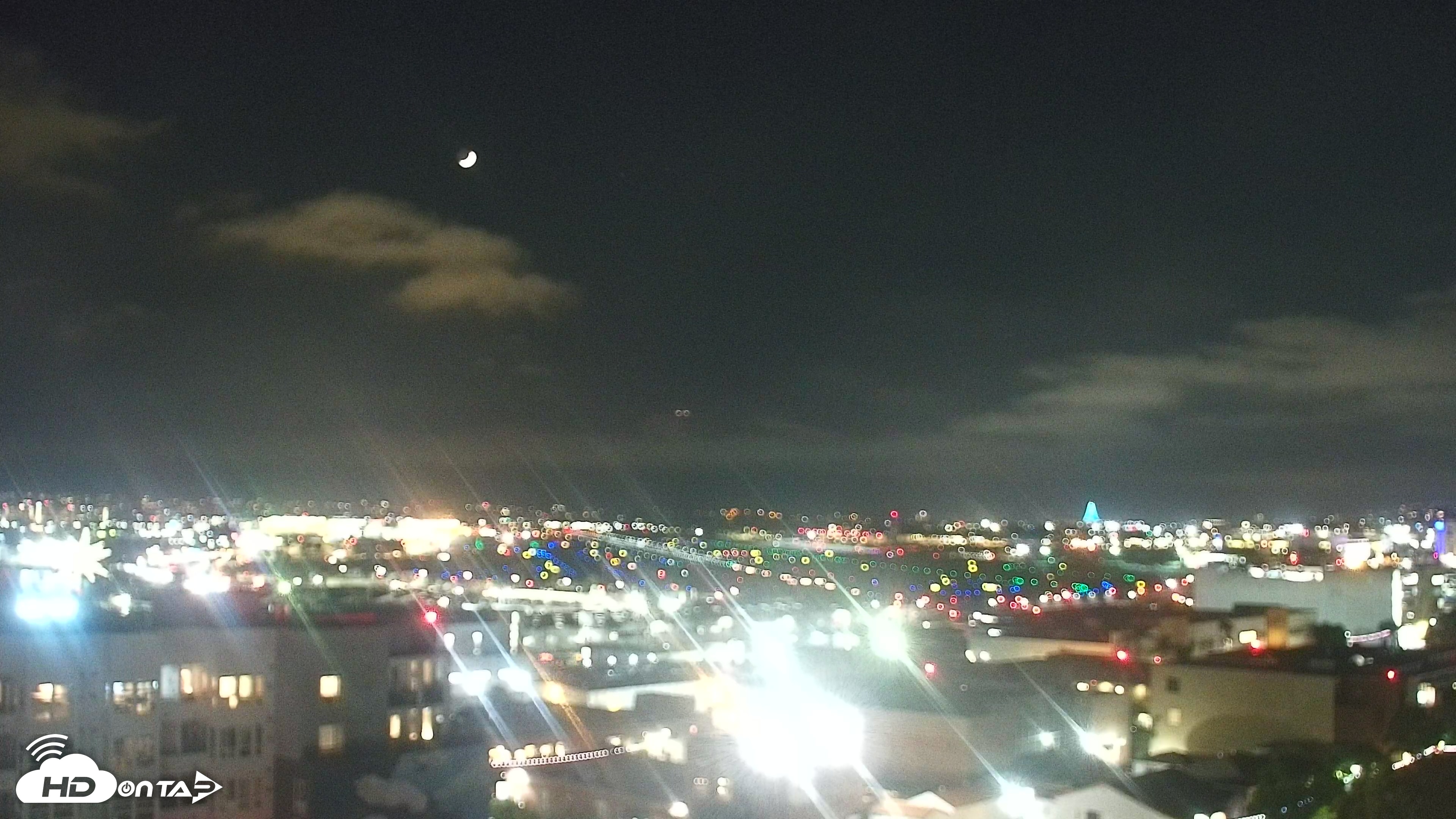 Snapshot of SD Lindbergh Airport & Bay Live Webcam taken Jun 27, 2025, 9:12pm PDT