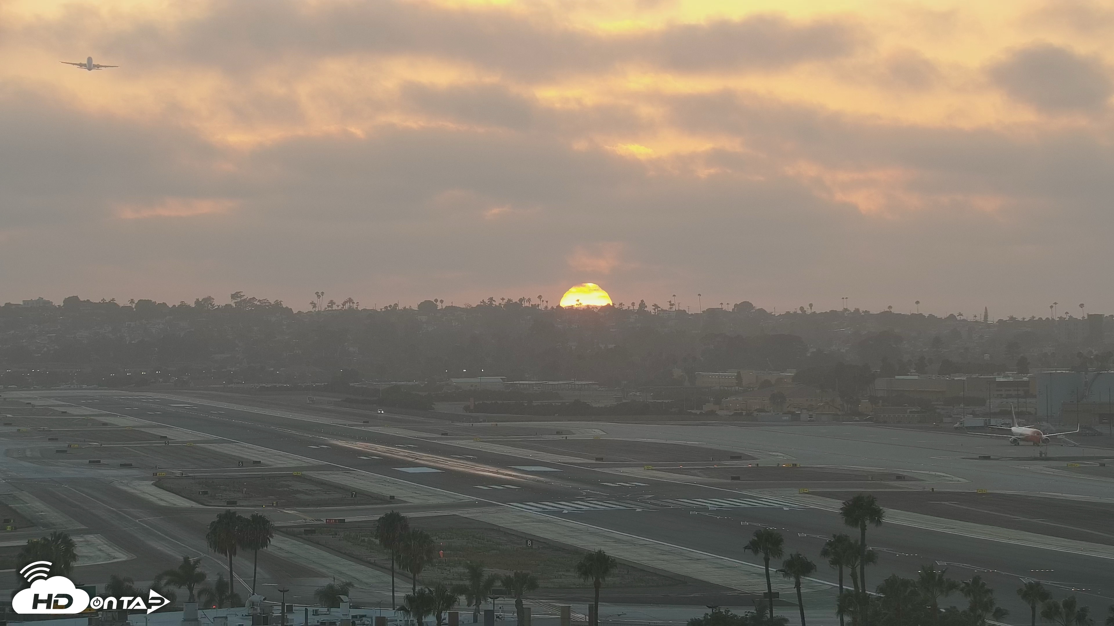 Snapshot of SD Lindbergh Airport & Bay Live Webcam taken Jul 23, 2026, 7:51pm PDT