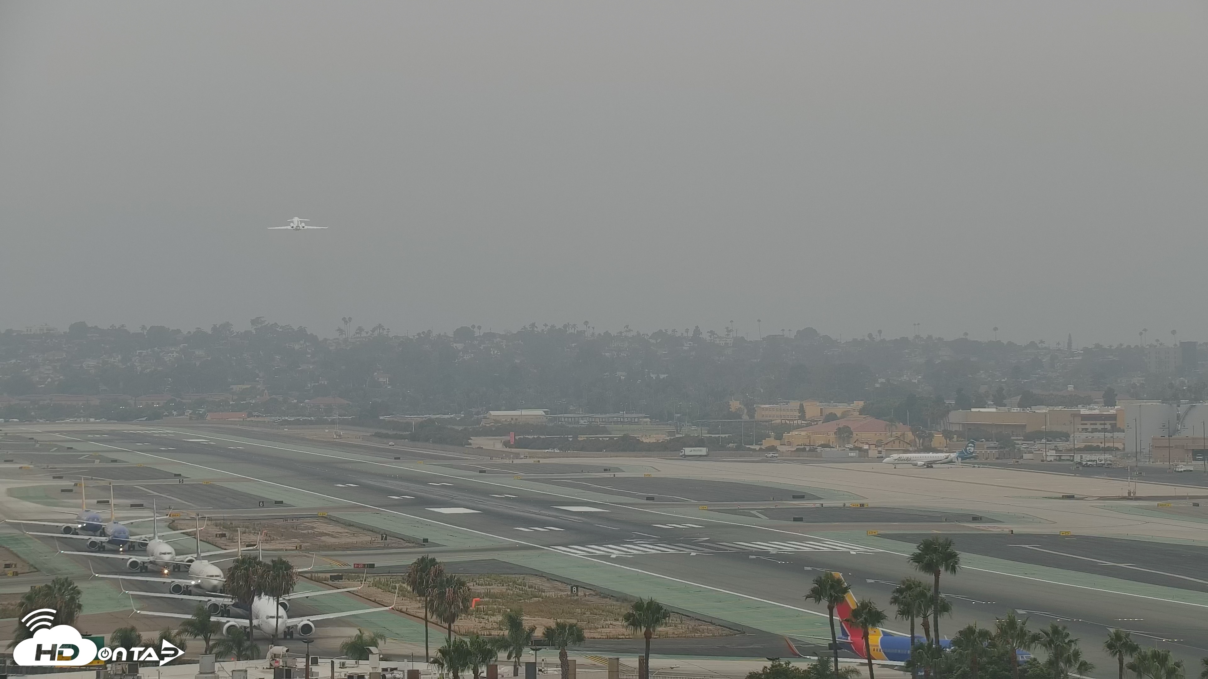 Snapshot of SD Lindbergh Airport & Bay Live Webcam taken Jul 31, 2026, 7:10am PDT
