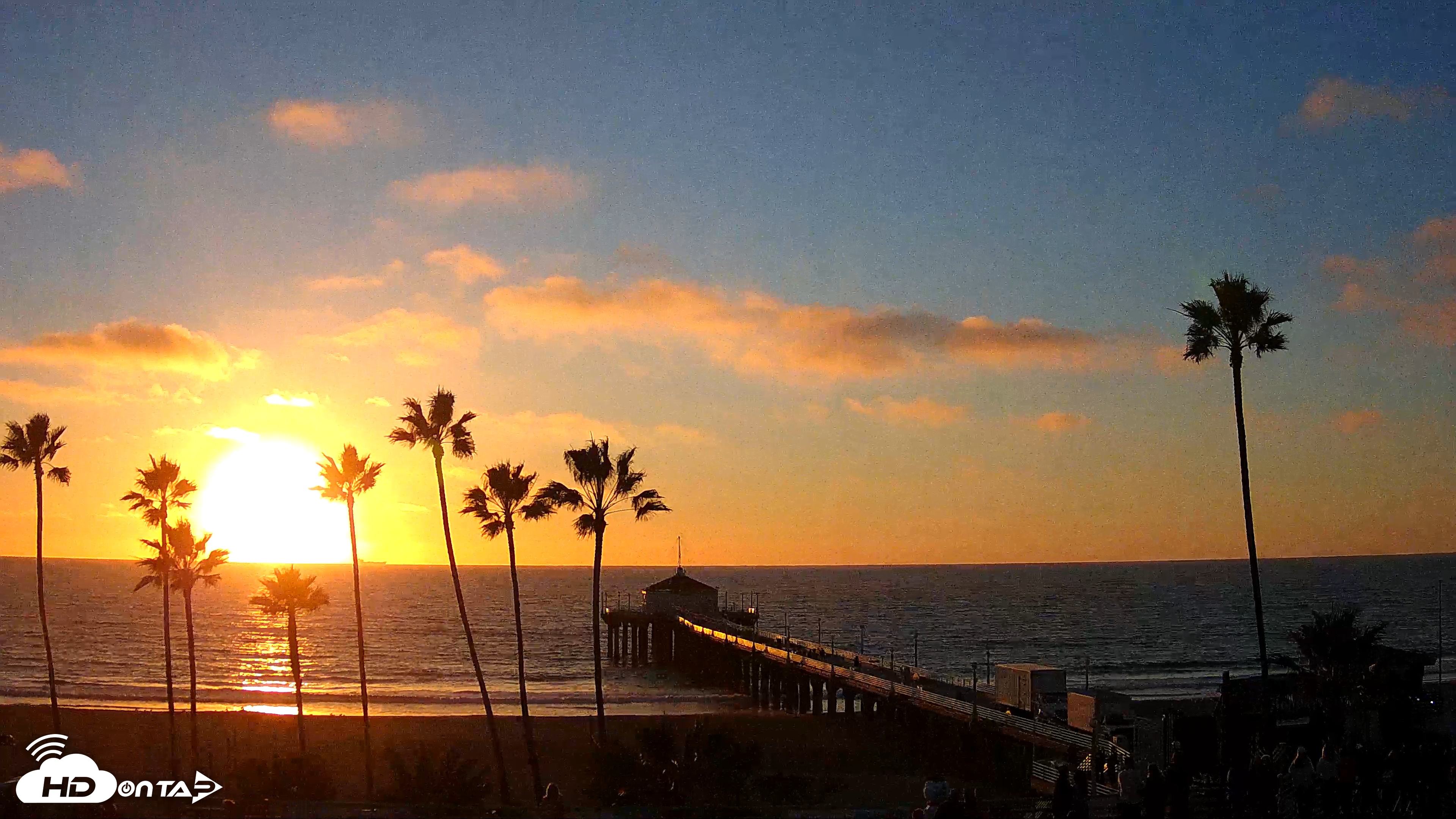 Snapshot of Manhattan Beach Pier Ultra HD Live Webcam taken Dec 14, 2025, 4:33pm PST