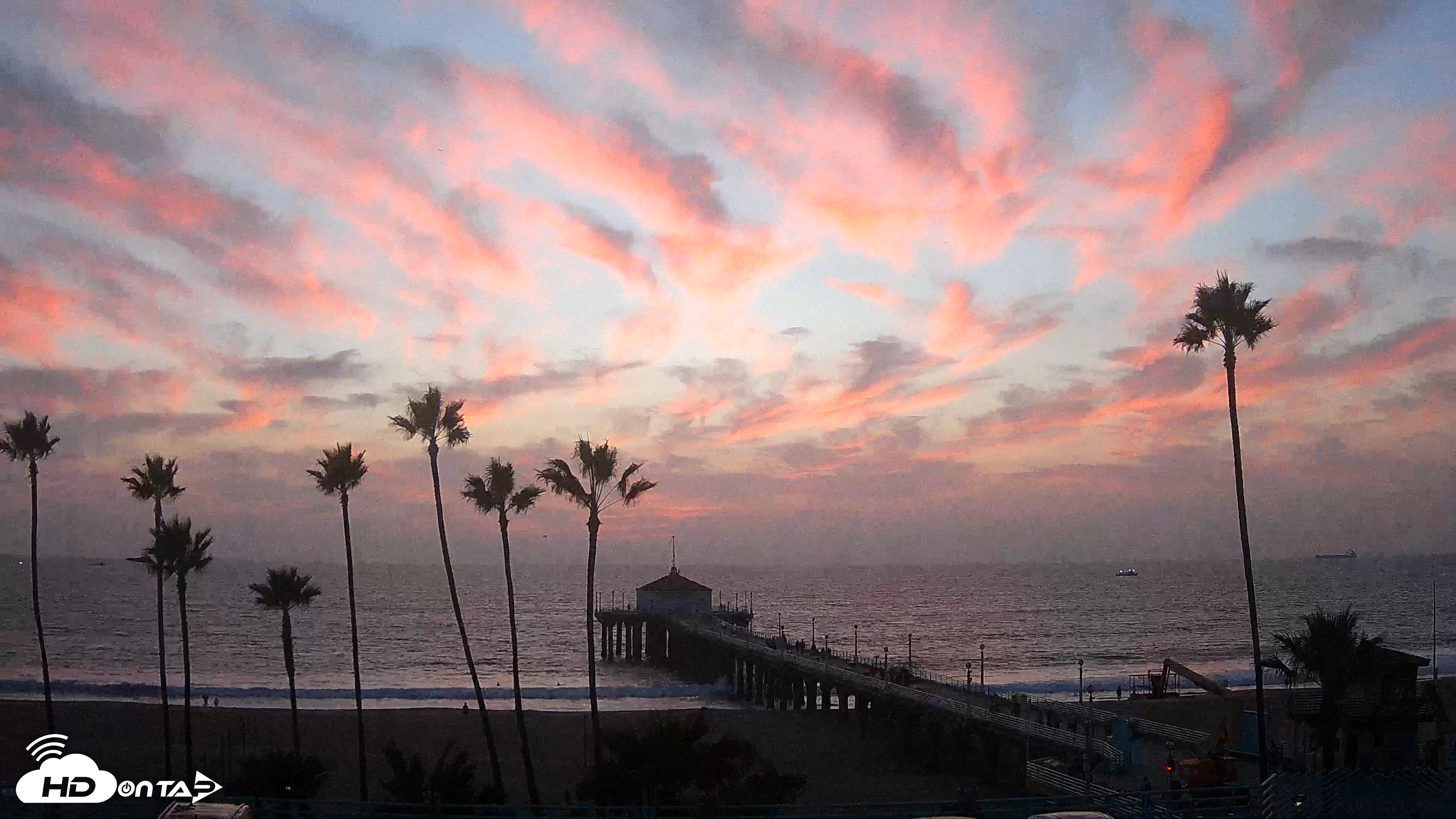 Snapshot of Manhattan Beach Pier Ultra HD Live Webcam taken Nov 3, 2025, 5:09pm PST
