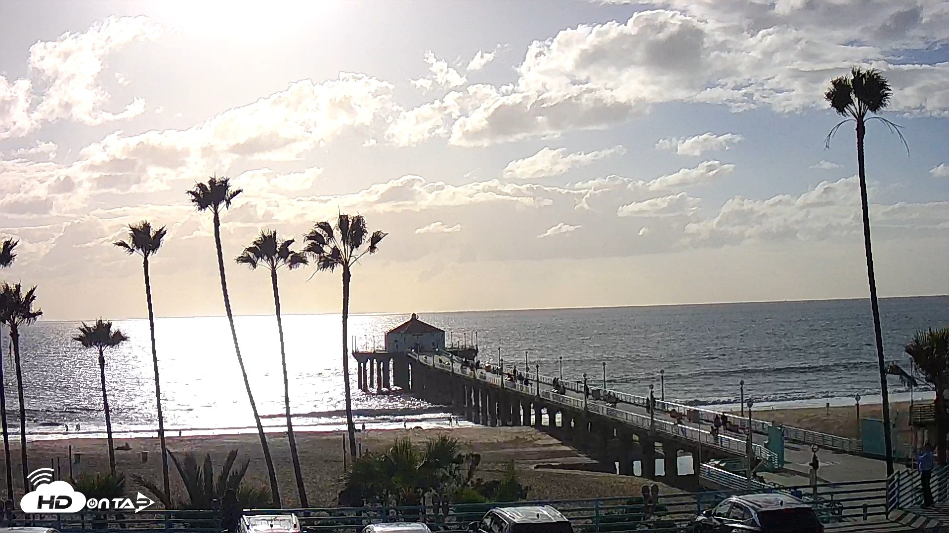 Snapshot of Manhattan Beach Pier Ultra HD Live Webcam taken Oct 12, 2026, 4:45pm PDT