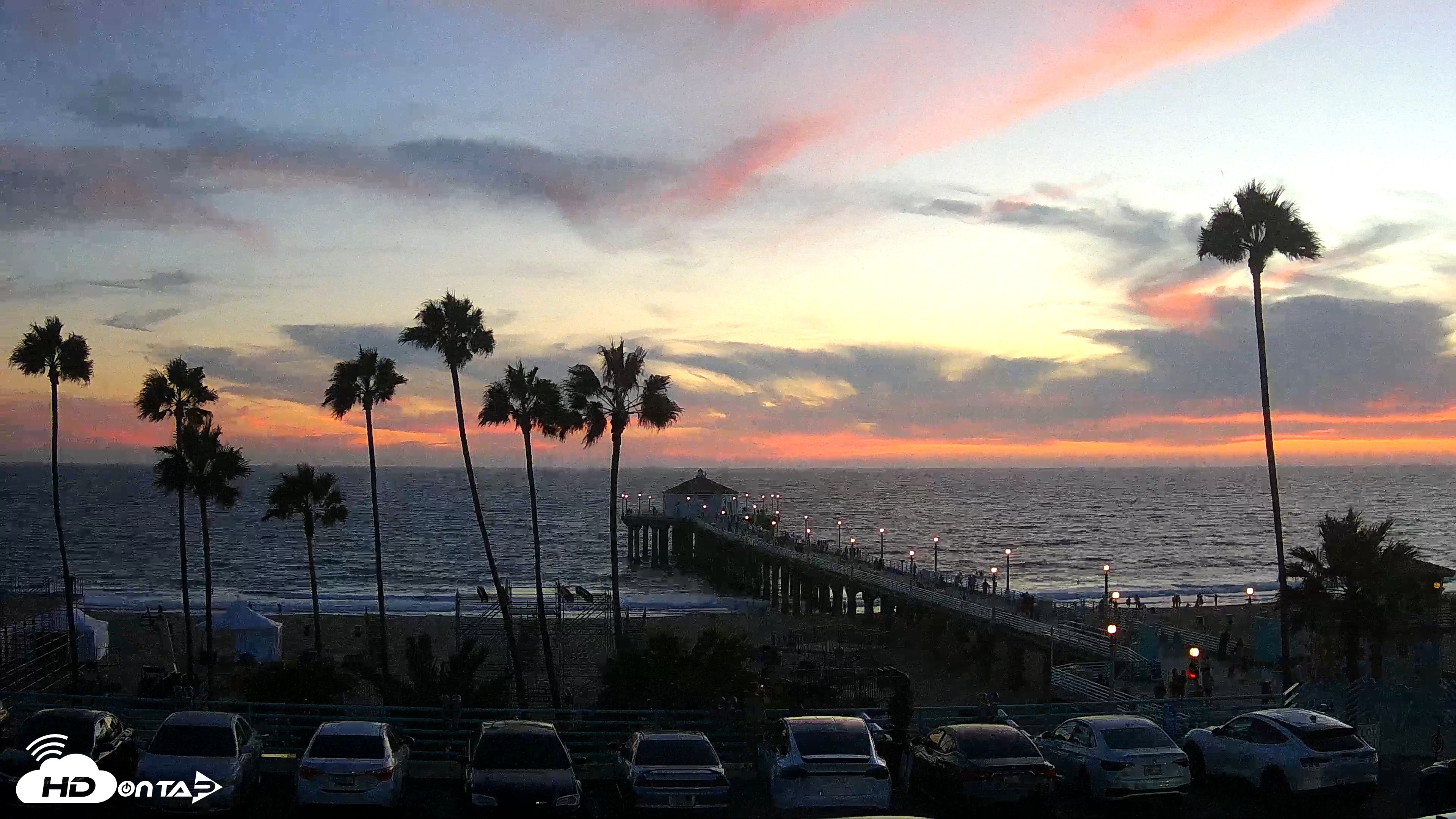 Snapshot of Manhattan Beach Pier Ultra HD Live Webcam taken Aug 17, 2026, 7:51pm PDT