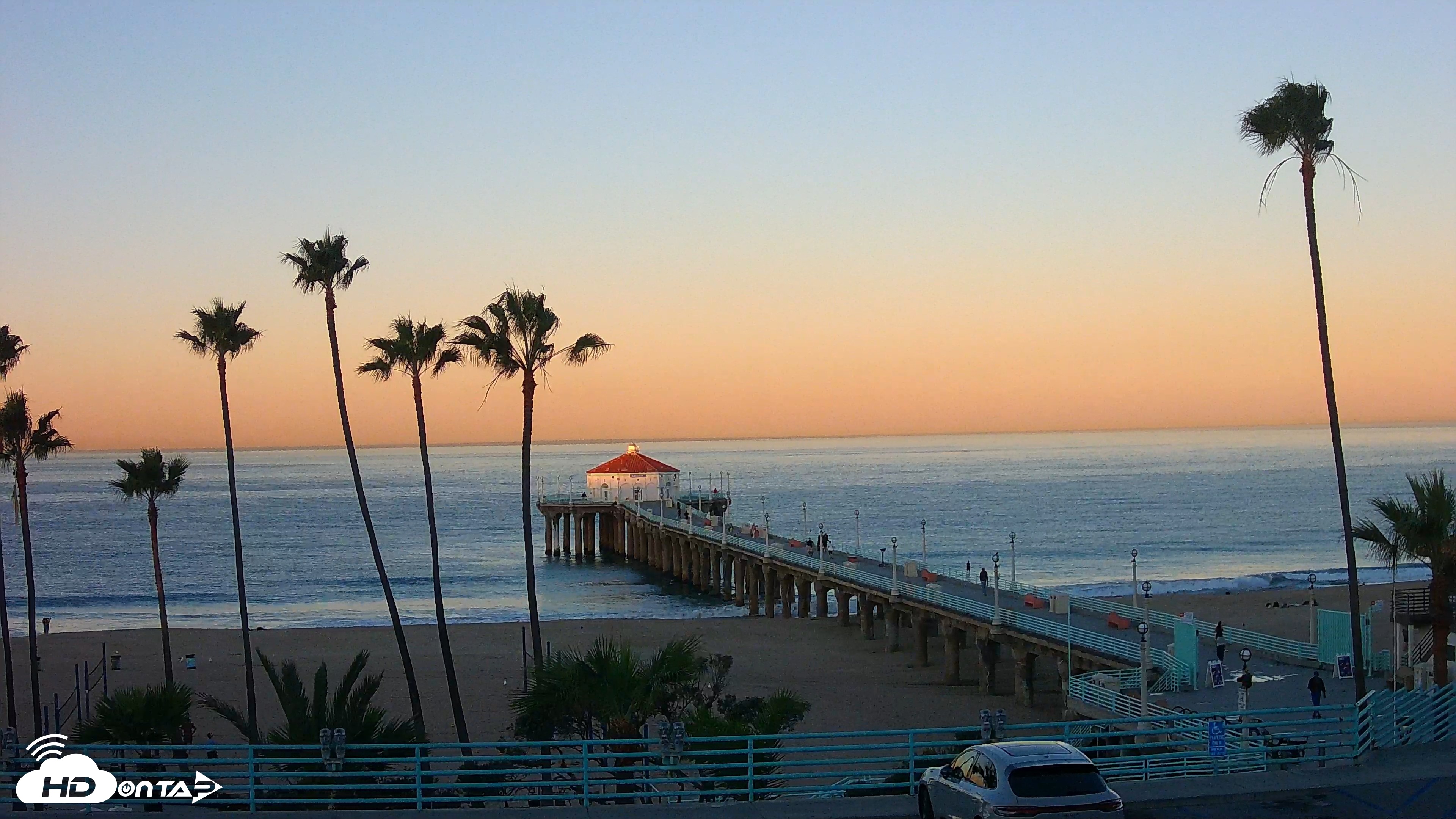Snapshot of Manhattan Beach Pier Ultra HD Live Webcam taken Oct 16, 2026, 7:15am PDT
