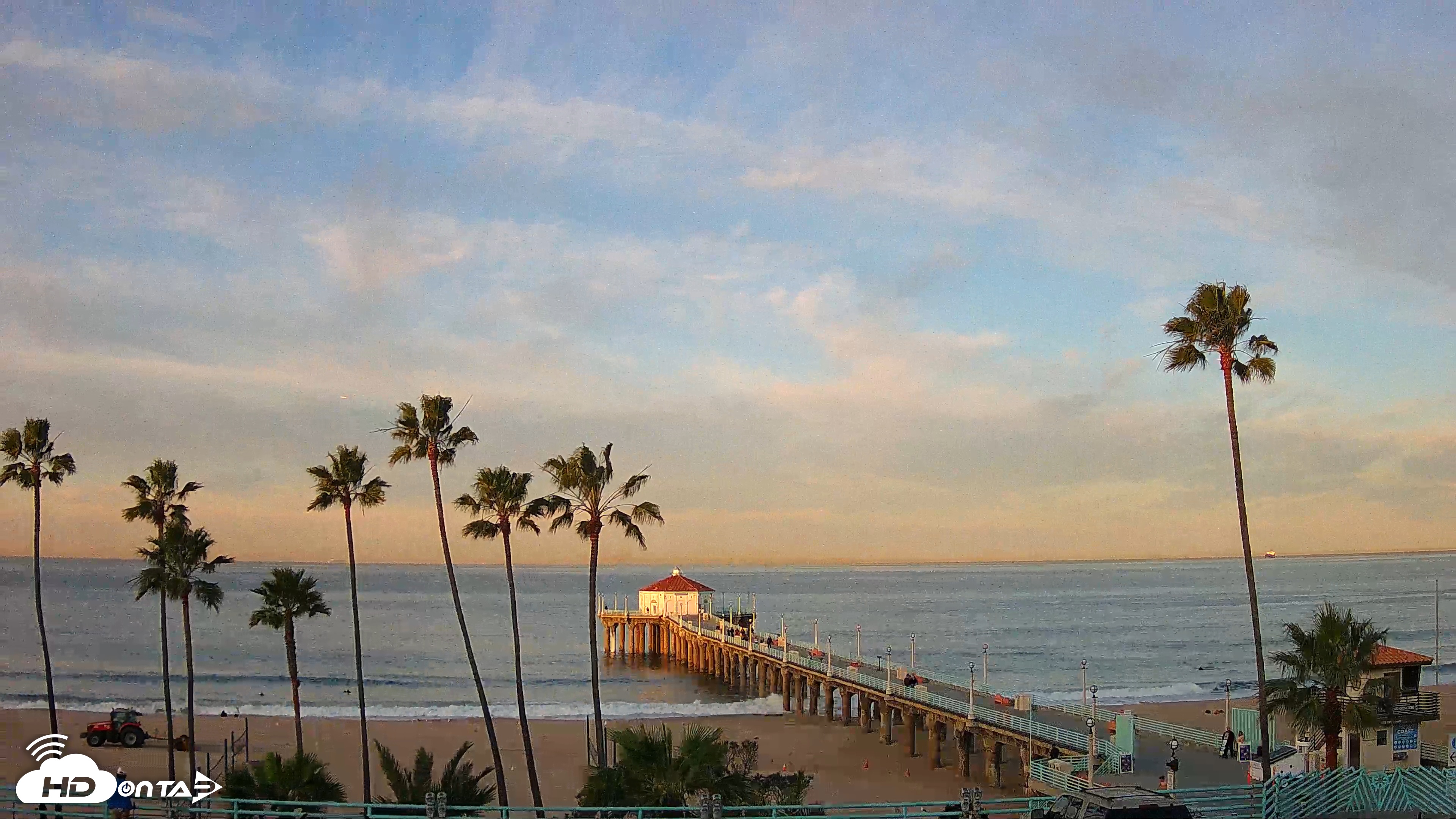 Snapshot of Manhattan Beach Pier Ultra HD Live Webcam taken Jan 17, 2026, 7:17am PST