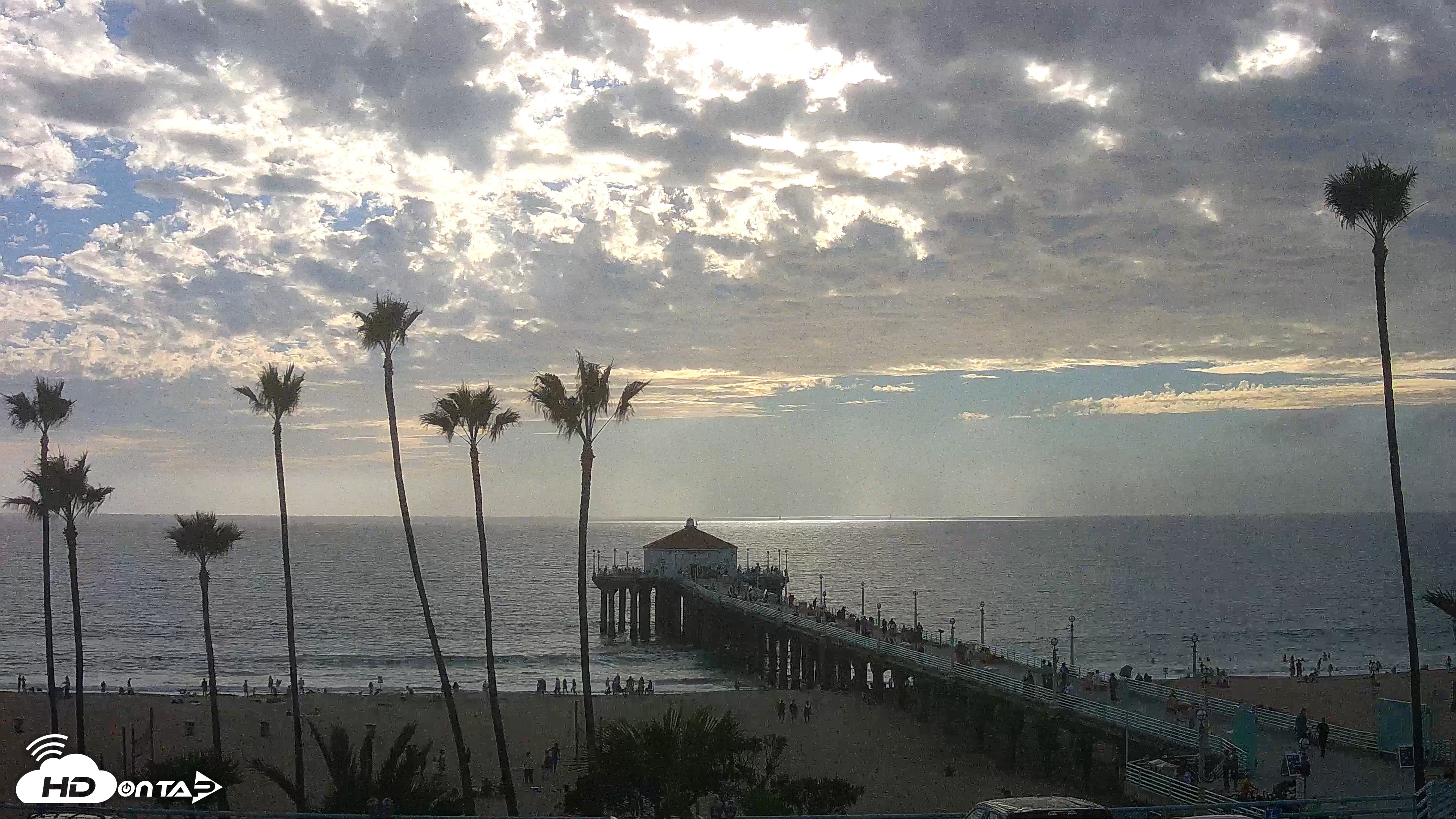 Snapshot of Manhattan Beach Pier Ultra HD Live Webcam taken Sep 27, 2026, 5:26pm PDT