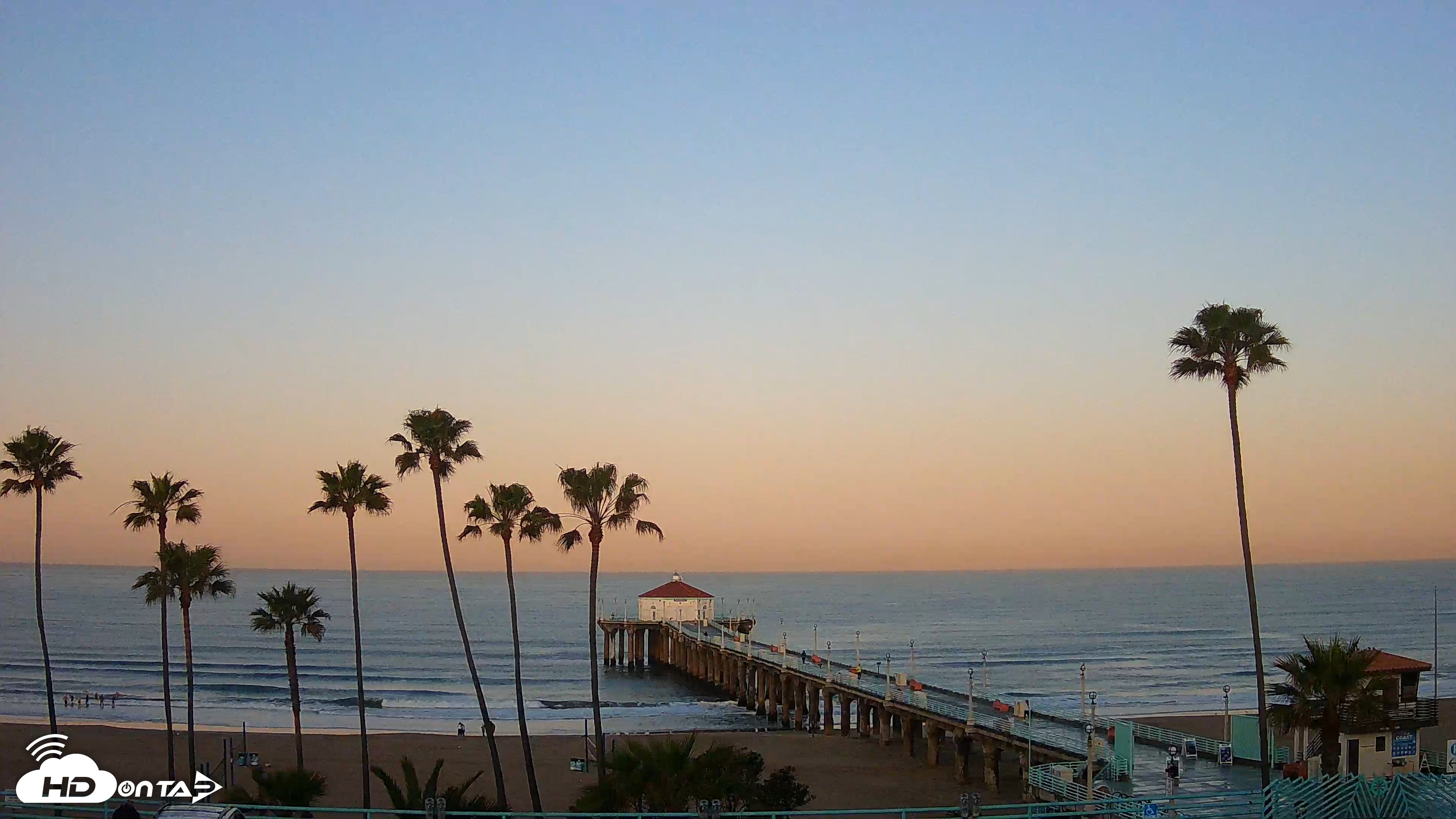 Snapshot of Manhattan Beach Pier Ultra HD Live Webcam taken Apr 4, 2025, 6:51am PDT