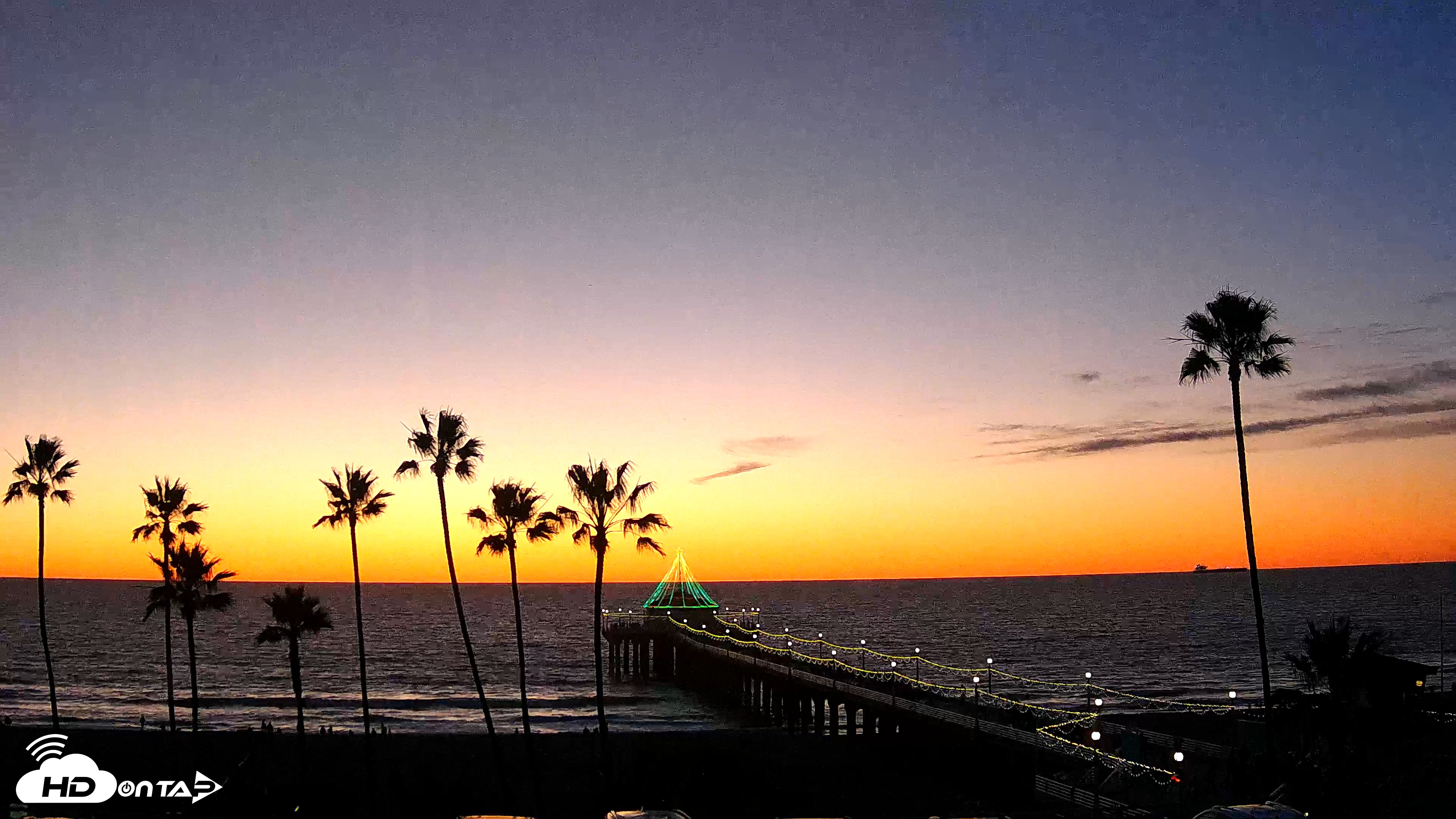 Snapshot of Manhattan Beach Pier Ultra HD Live Webcam taken Dec 28, 2025, 5:14pm PST