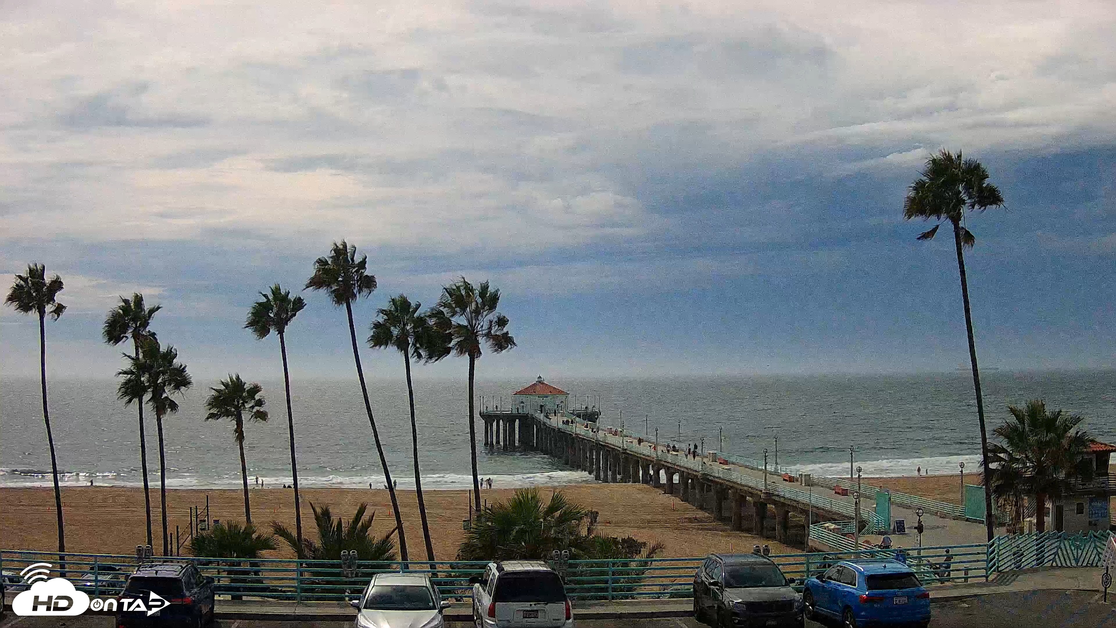 Snapshot of Manhattan Beach Pier Ultra HD Live Webcam taken Sep 8, 2026, 2:33pm PDT