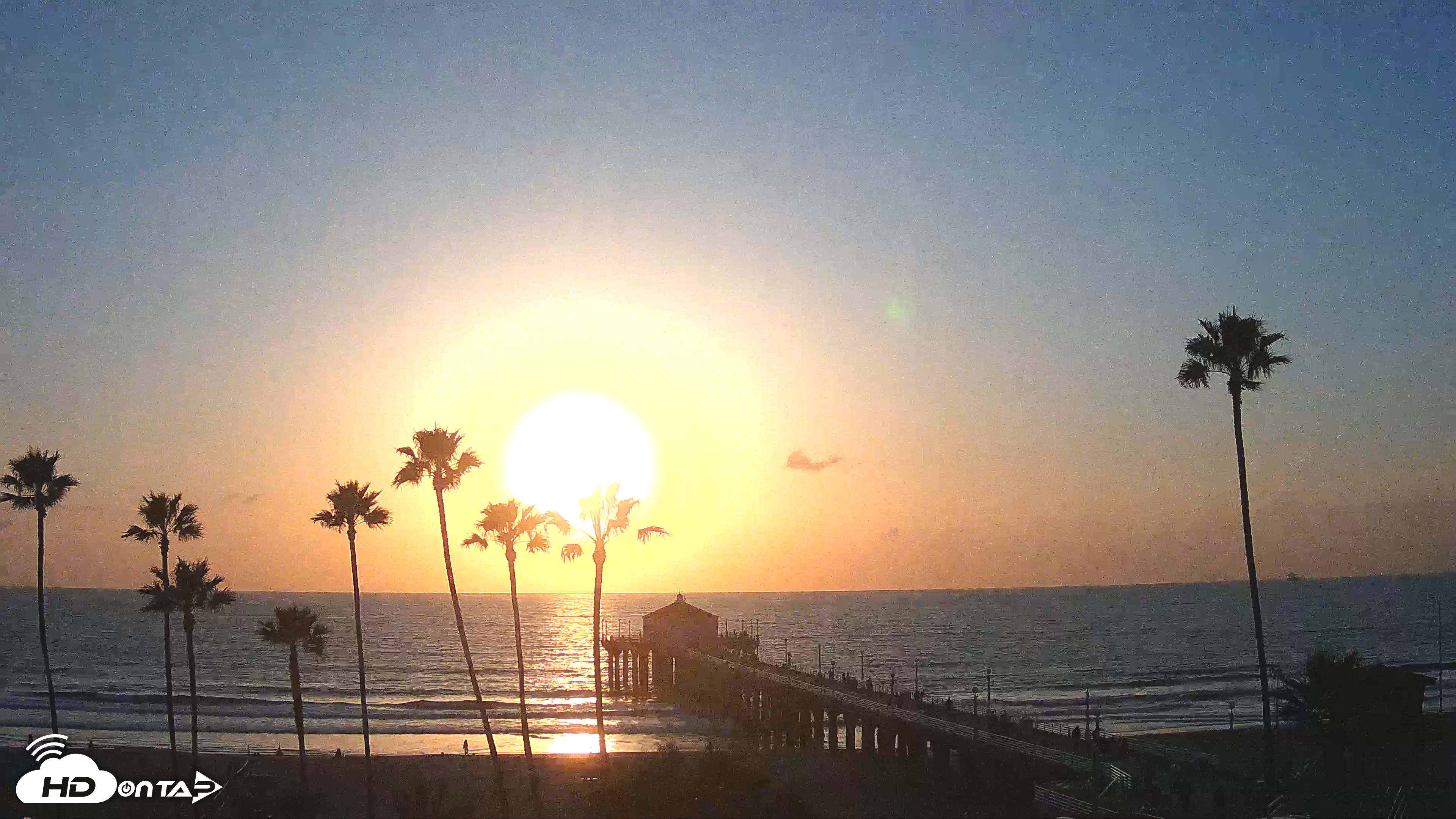 Snapshot of Manhattan Beach Pier Ultra HD Live Webcam taken Feb 10, 2025, 5:11pm PST
