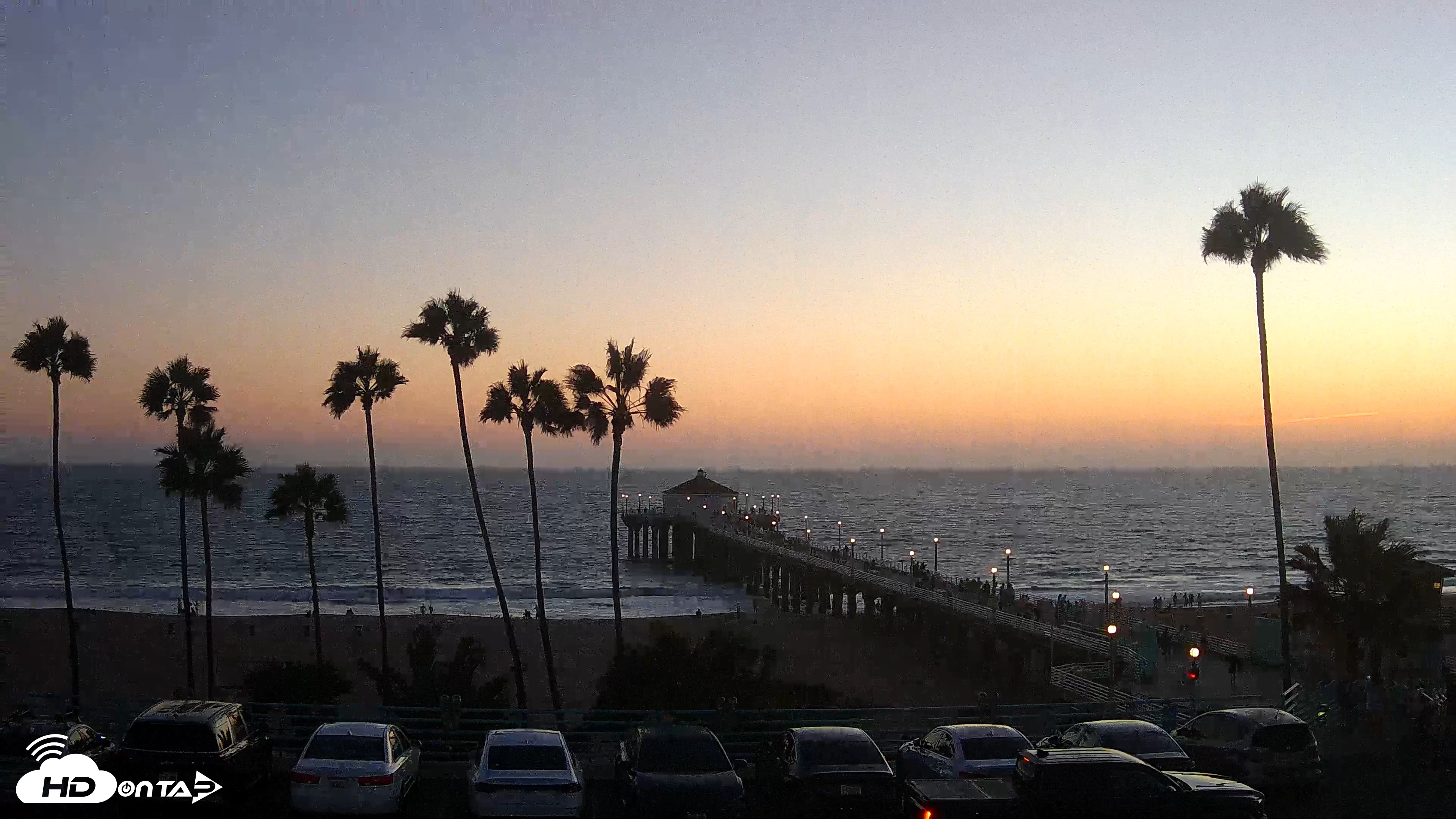 Snapshot of Manhattan Beach Pier Ultra HD Live Webcam taken Aug 19, 2026, 7:49pm PDT