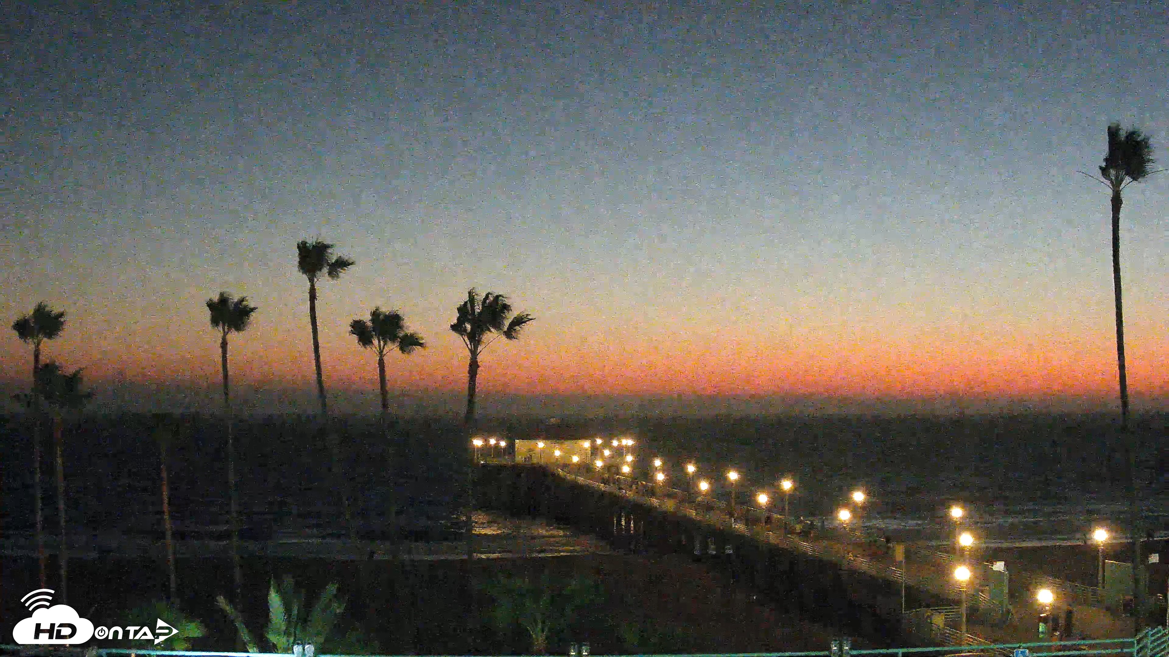 Snapshot of Manhattan Beach Pier Ultra HD Live Webcam taken Sep 30, 2026, 7:09pm PDT