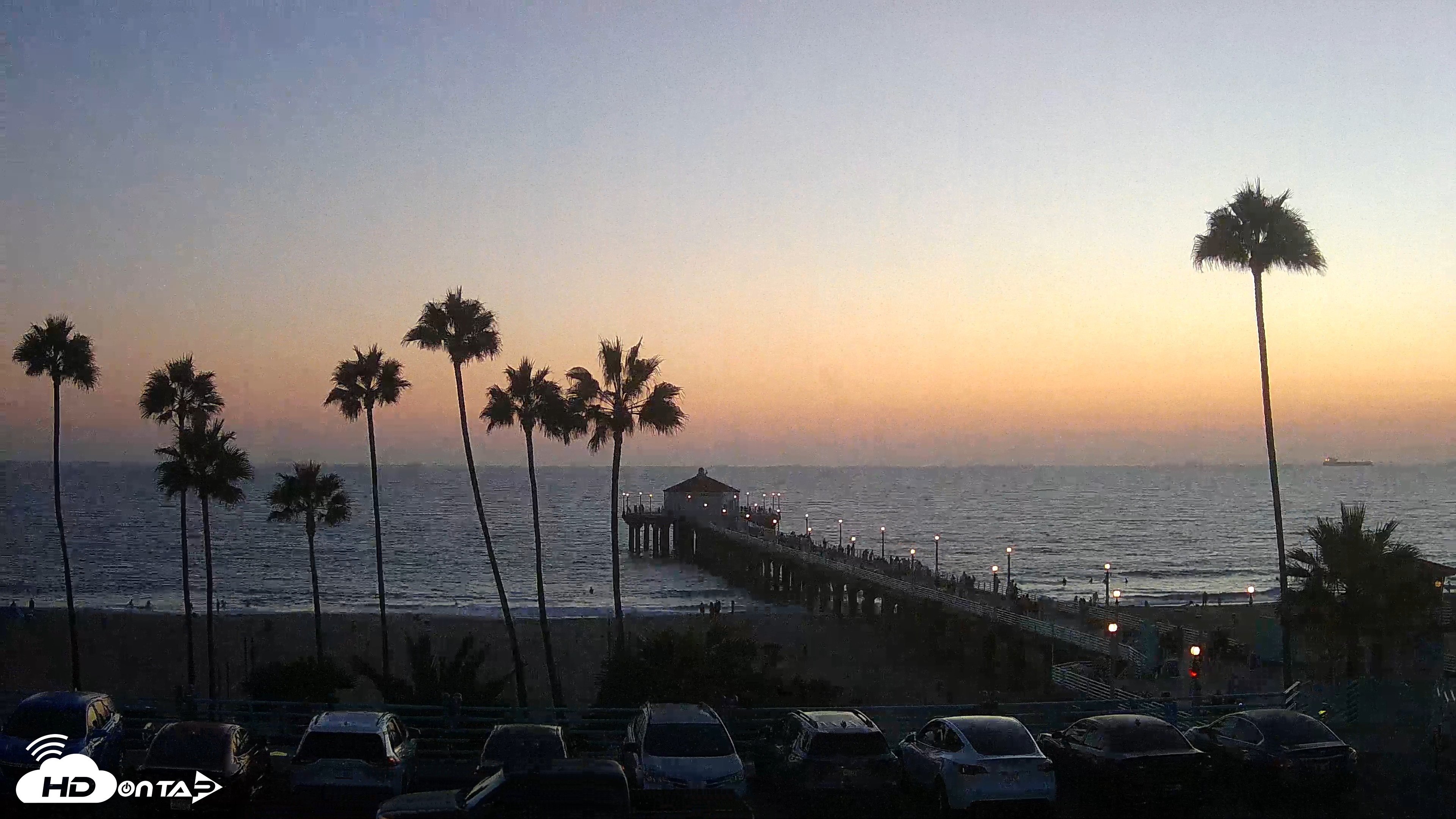 Snapshot of Manhattan Beach Pier Ultra HD Live Webcam taken Aug 25, 2026, 7:42pm PDT