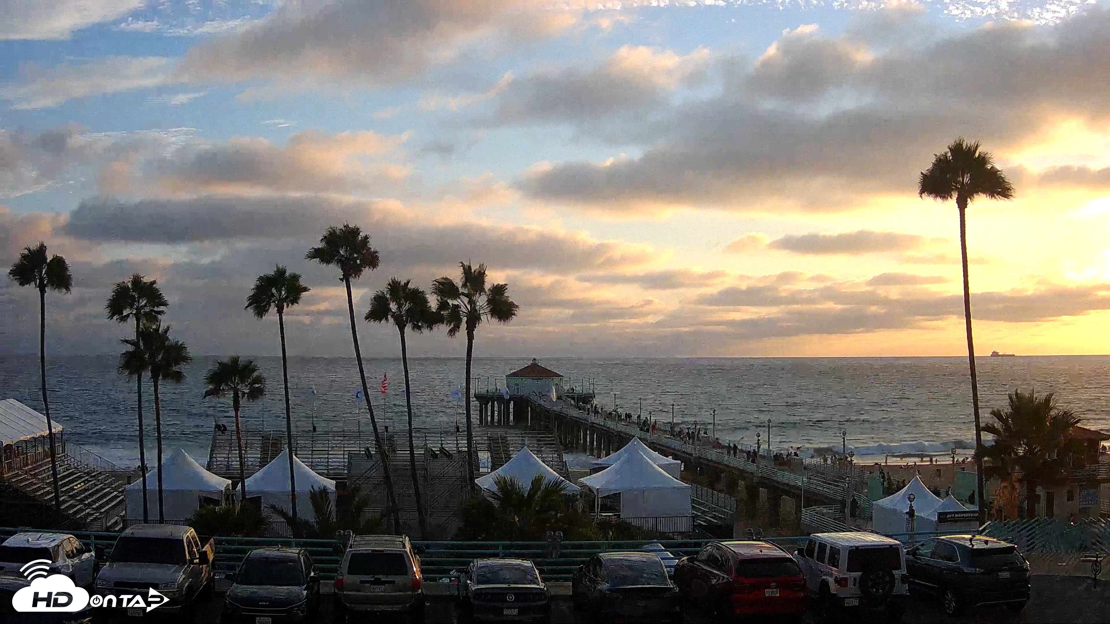Snapshot of Manhattan Beach Pier Ultra HD Live Webcam taken Aug 12, 2026, 7:22pm PDT