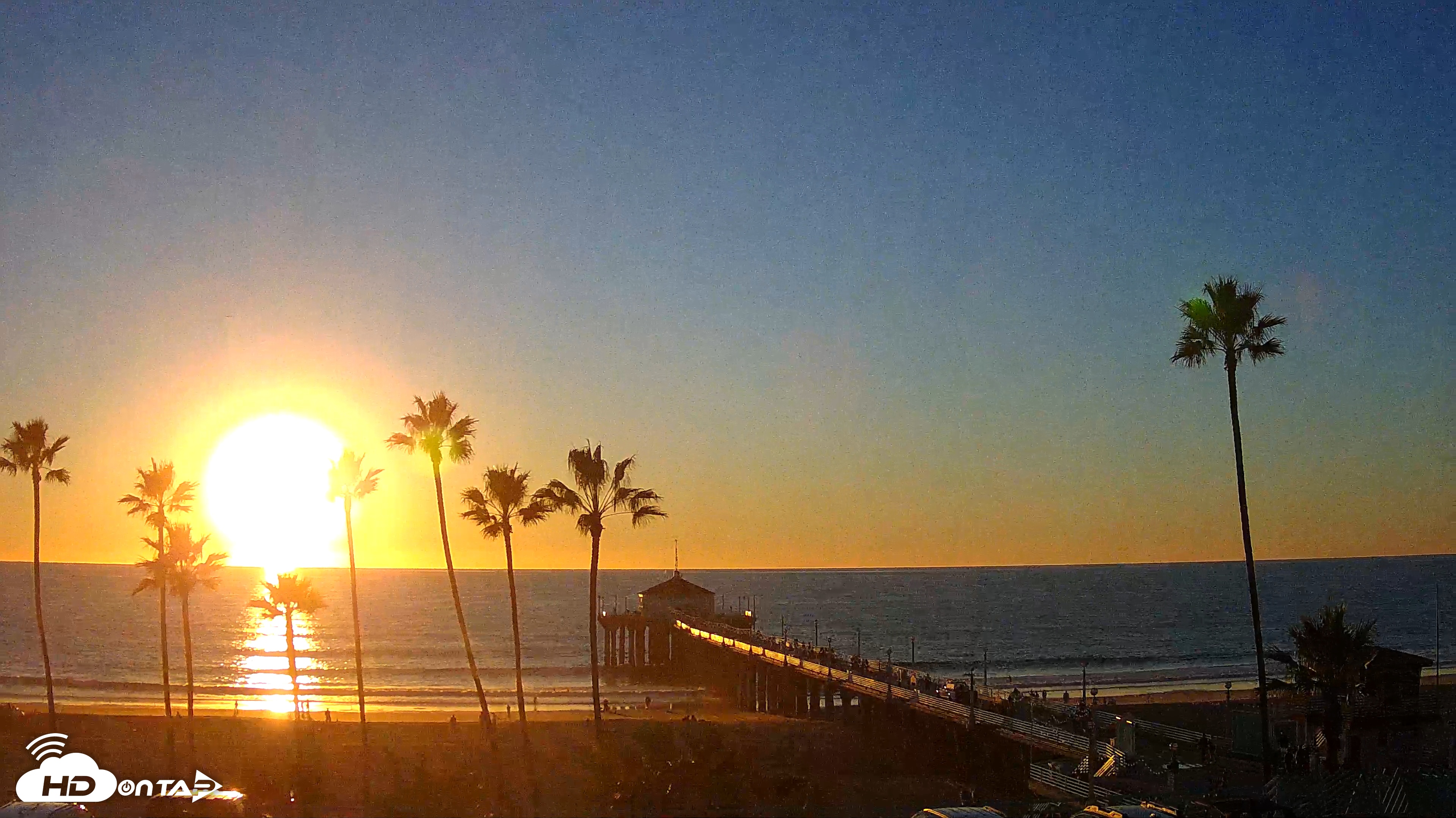 Snapshot of Manhattan Beach Pier Ultra HD Live Webcam taken Dec 5, 2025, 4:27pm PST