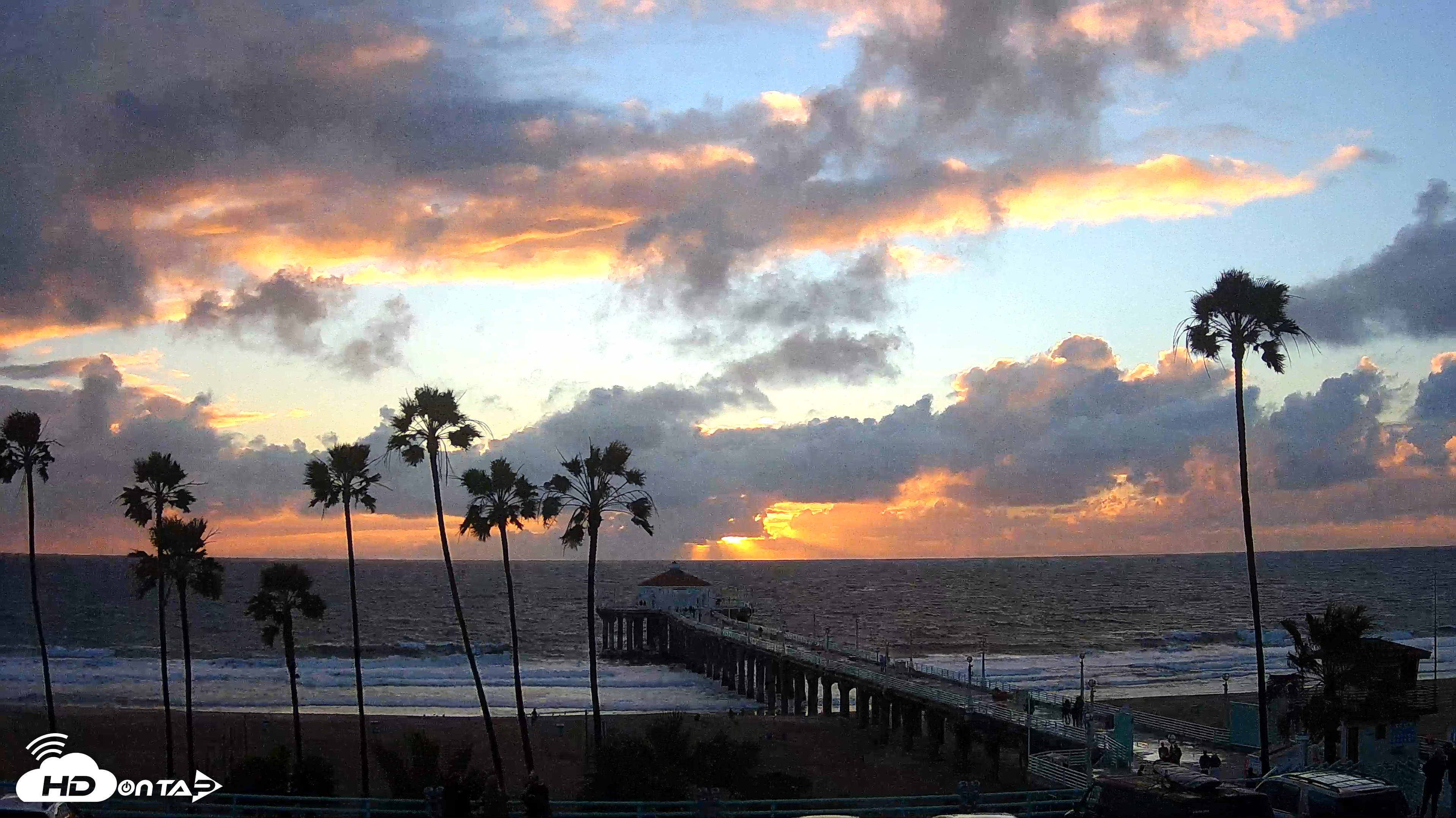 Snapshot of Manhattan Beach Pier Ultra HD Live Webcam taken Feb 16, 2026, 5:31pm PST