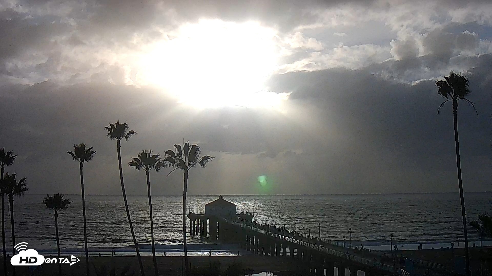Snapshot of Manhattan Beach Pier Ultra HD Live Webcam taken Oct 11, 2026, 5:37pm PDT