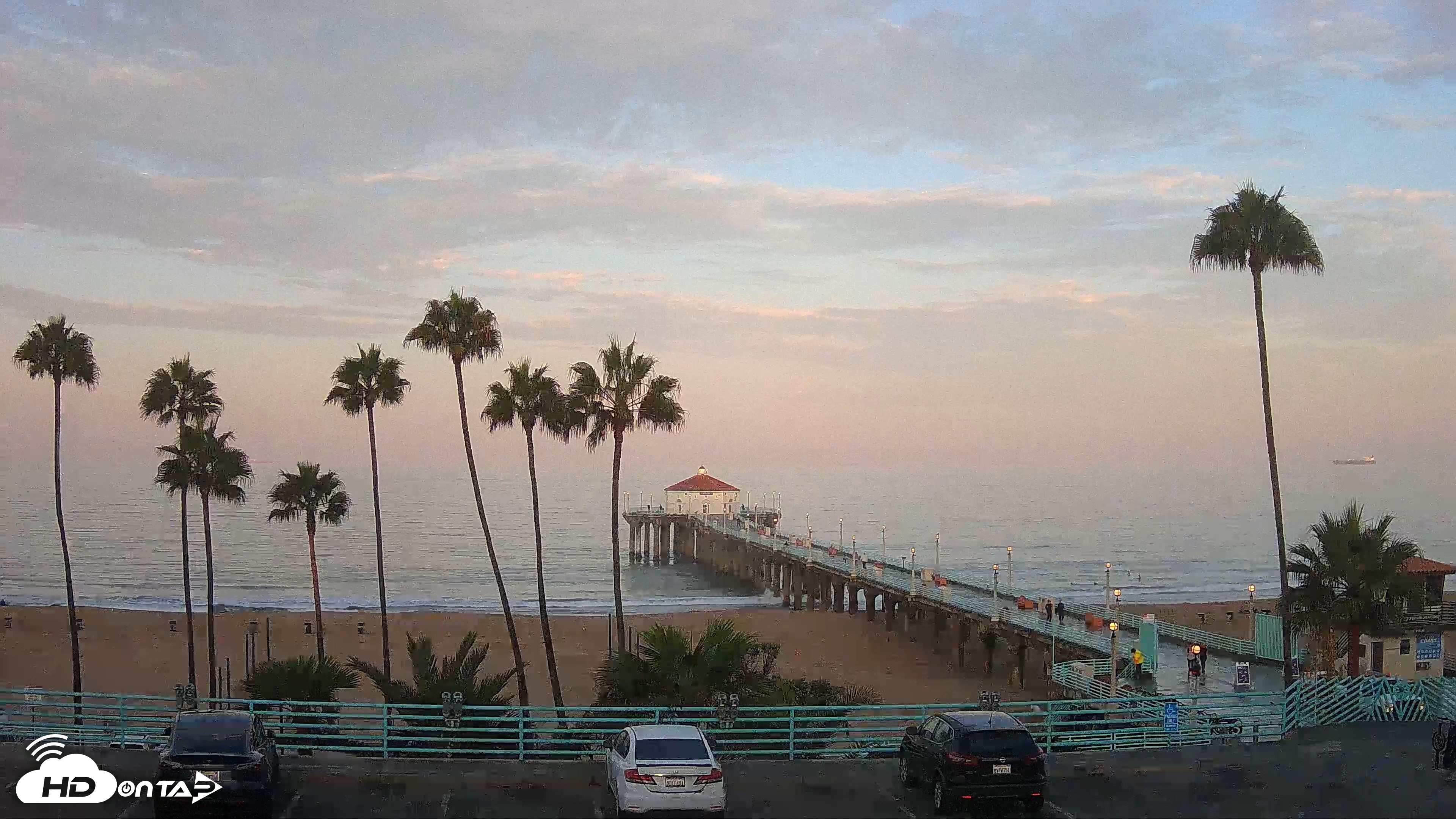 Snapshot of Manhattan Beach Pier Ultra HD Live Webcam taken Aug 21, 2026, 6:37am PDT