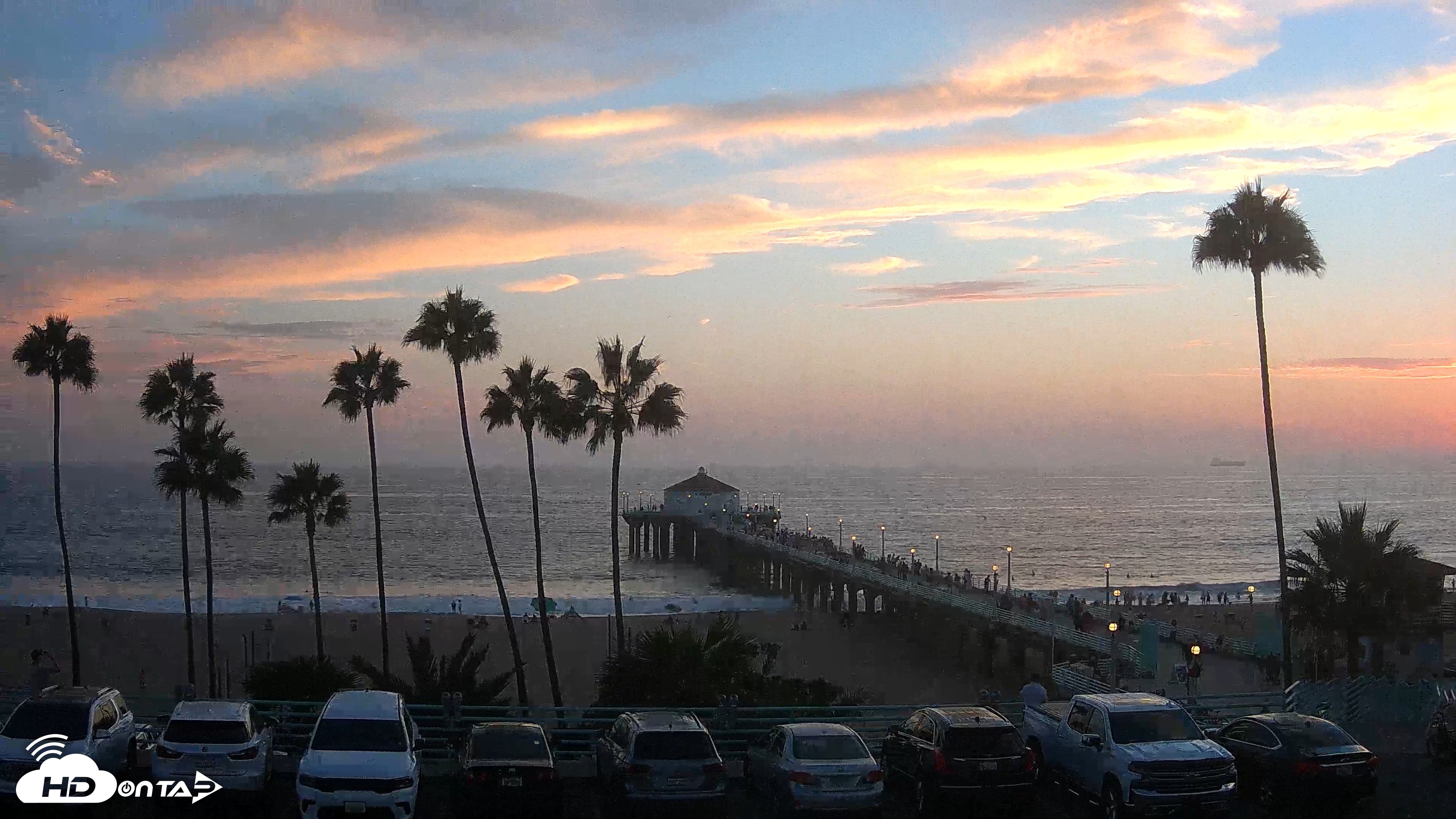 Snapshot of Manhattan Beach Pier Ultra HD Live Webcam taken Aug 26, 2026, 7:29pm PDT