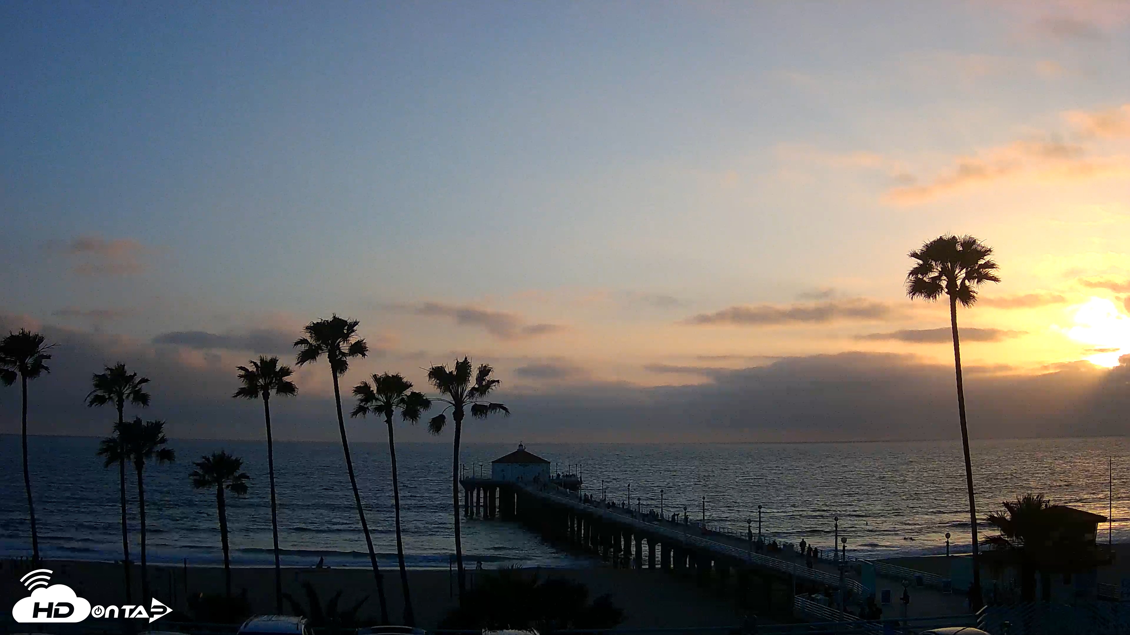 Snapshot of Manhattan Beach Pier Ultra HD Live Webcam taken Apr 14, 2025, 7:05pm PDT