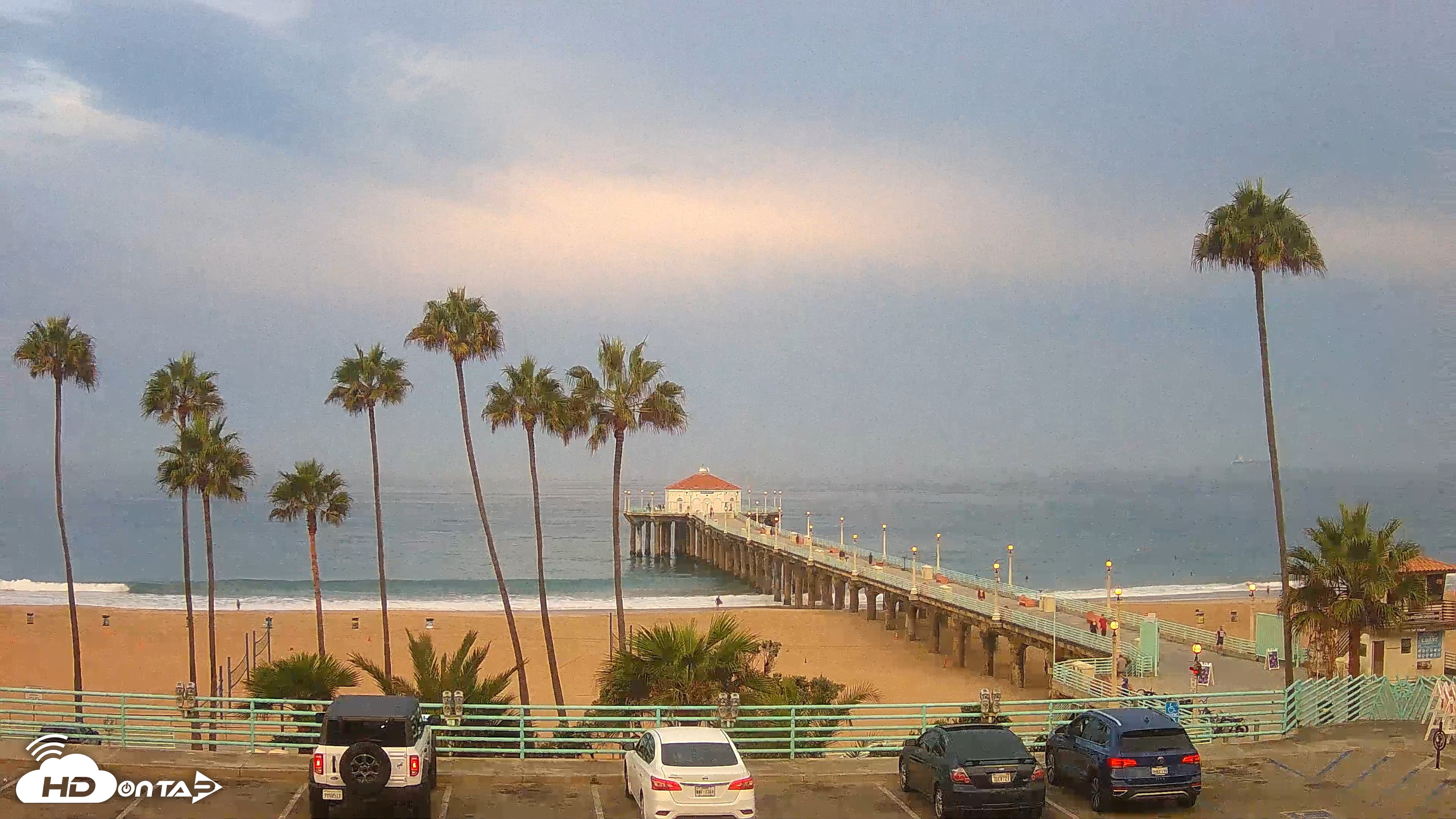 Snapshot of Manhattan Beach Pier Ultra HD Live Webcam taken Aug 27, 2026, 6:44am PDT