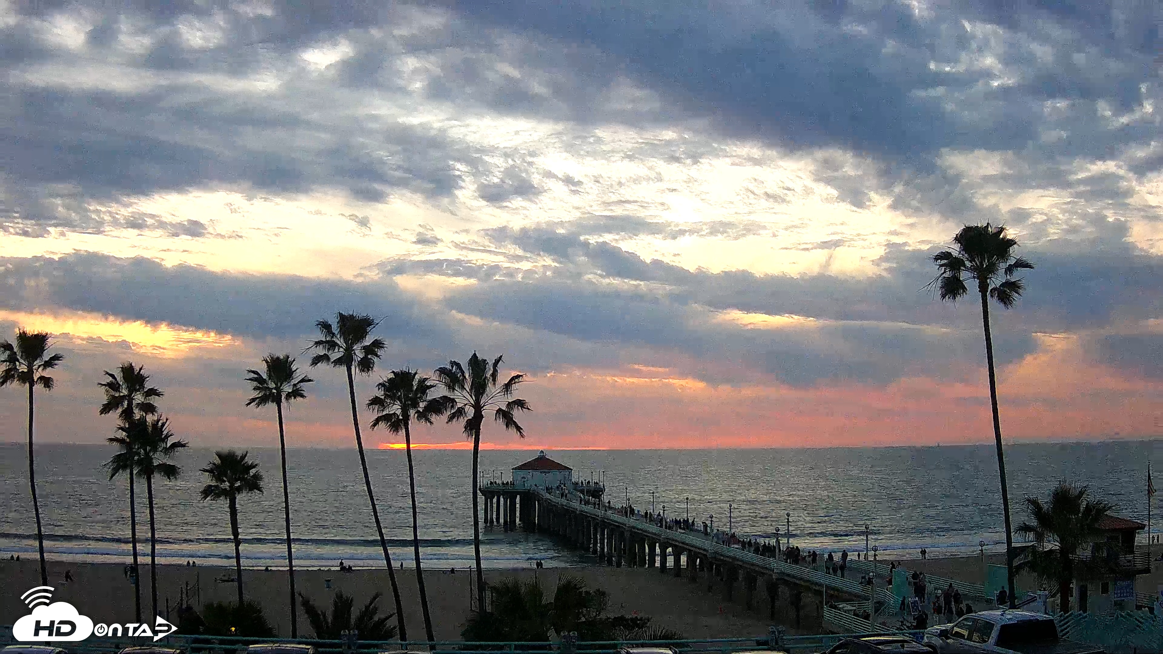 Snapshot of Manhattan Beach Pier Ultra HD Live Webcam taken Jan 25, 2026, 5:20pm PST