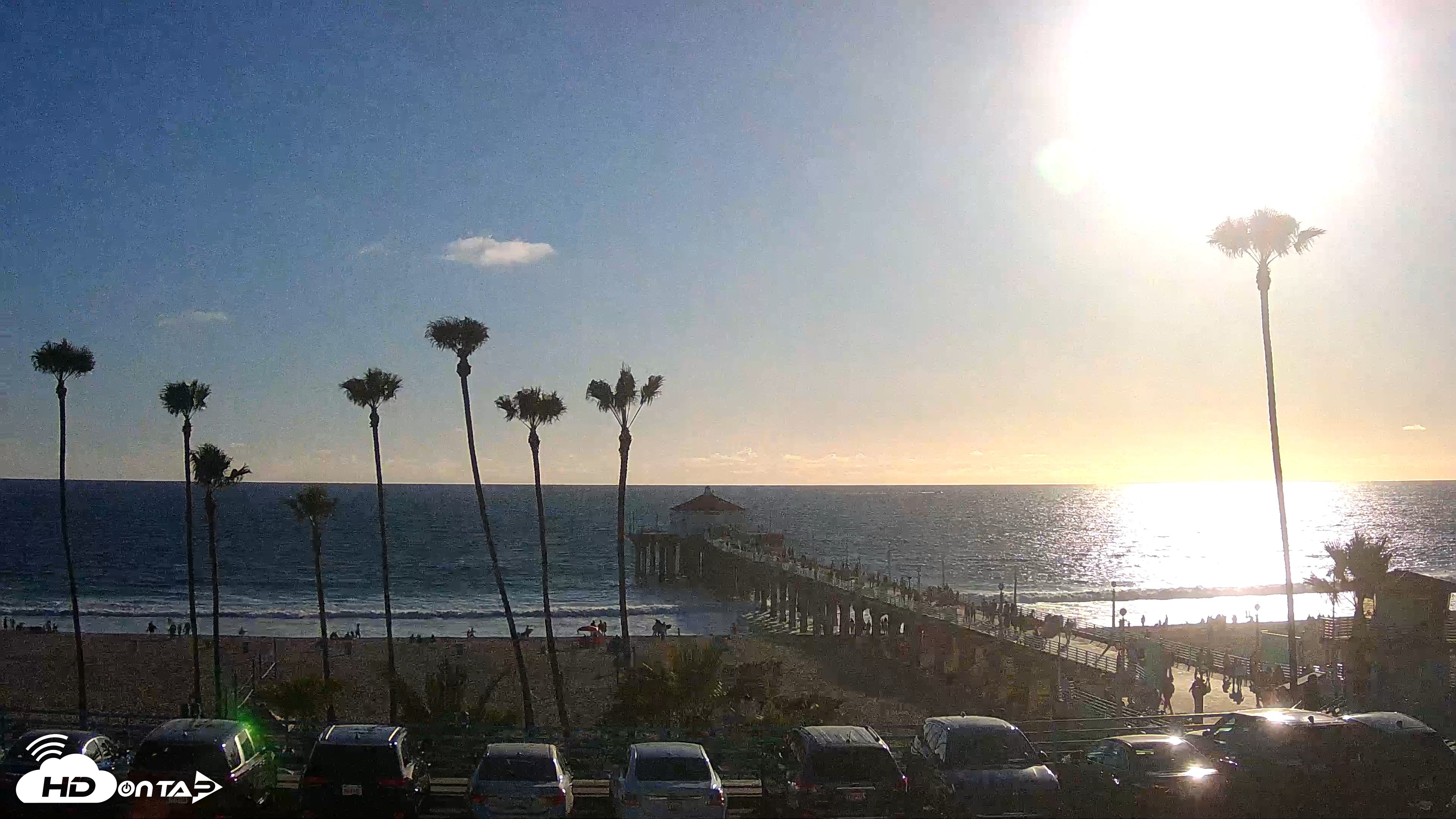 Snapshot of Manhattan Beach Pier Ultra HD Live Webcam taken Apr 11, 2026, 6:12pm PDT