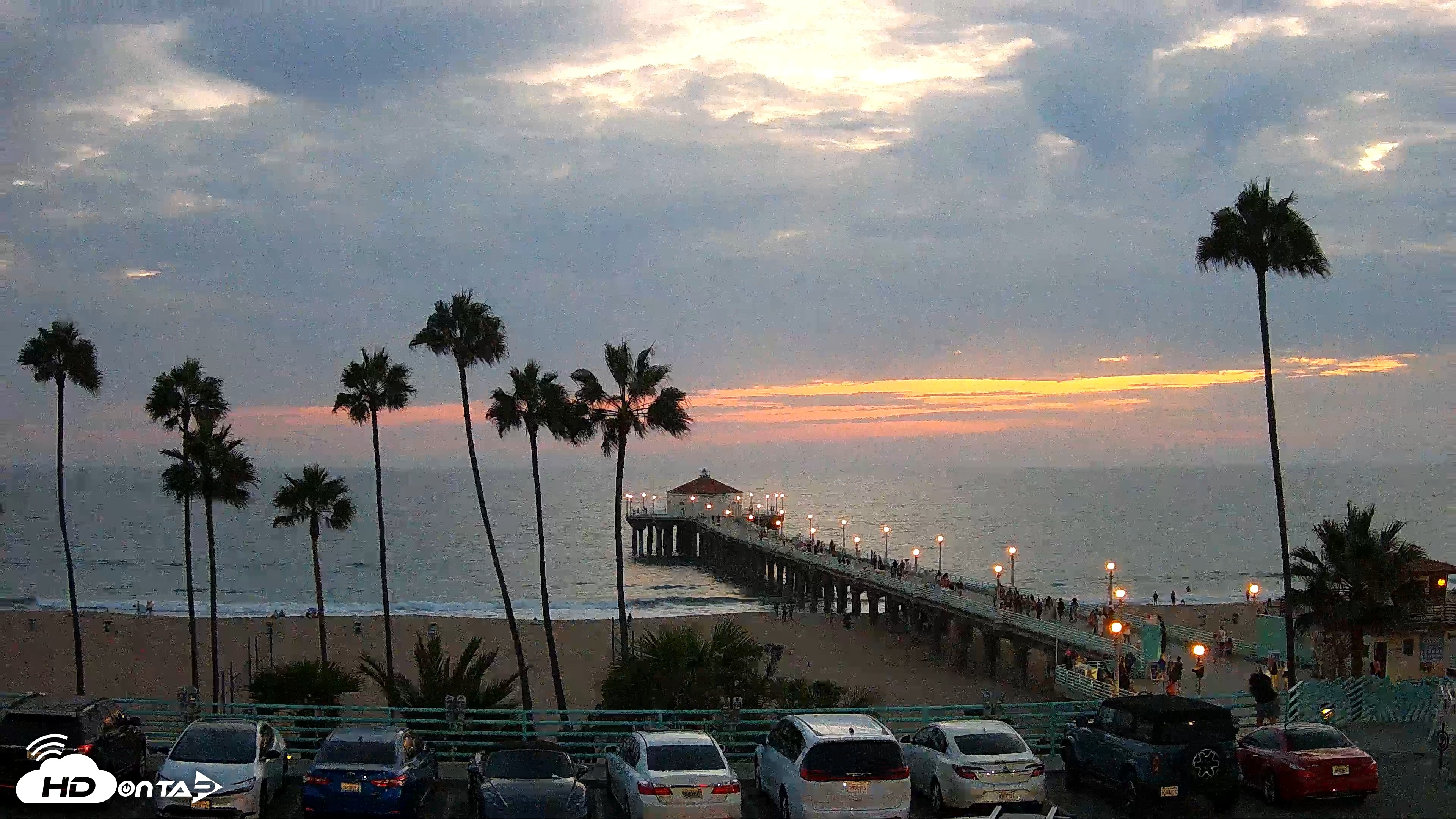Snapshot of Manhattan Beach Pier Ultra HD Live Webcam taken Aug 27, 2026, 7:41pm PDT