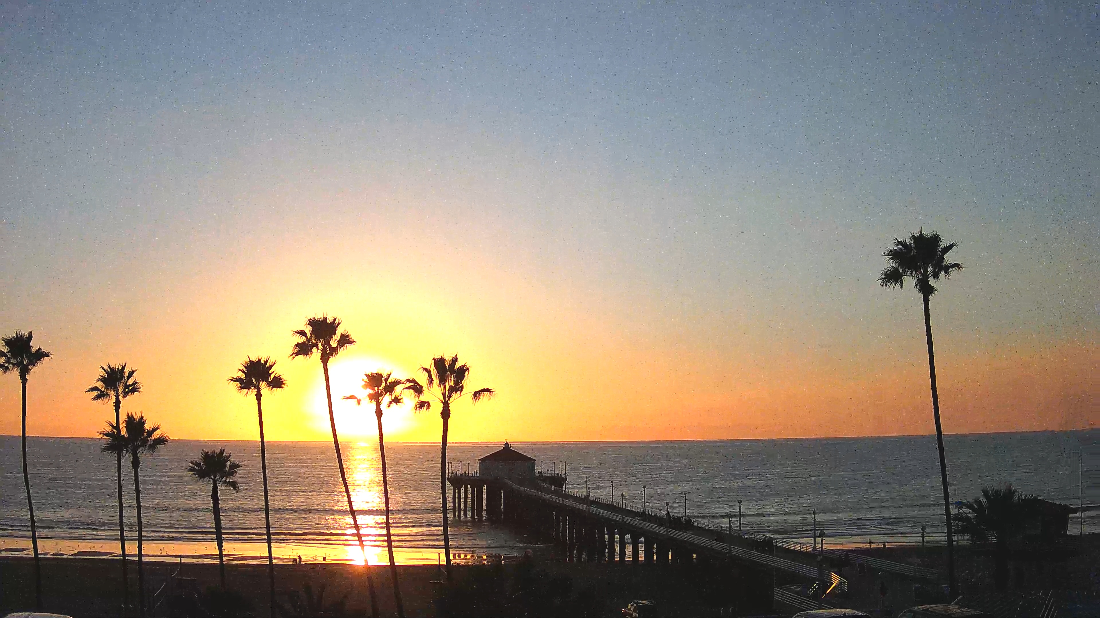 Snapshot of Manhattan Beach Pier Ultra HD Live Webcam taken Jan 30, 2025, 5:09pm PST