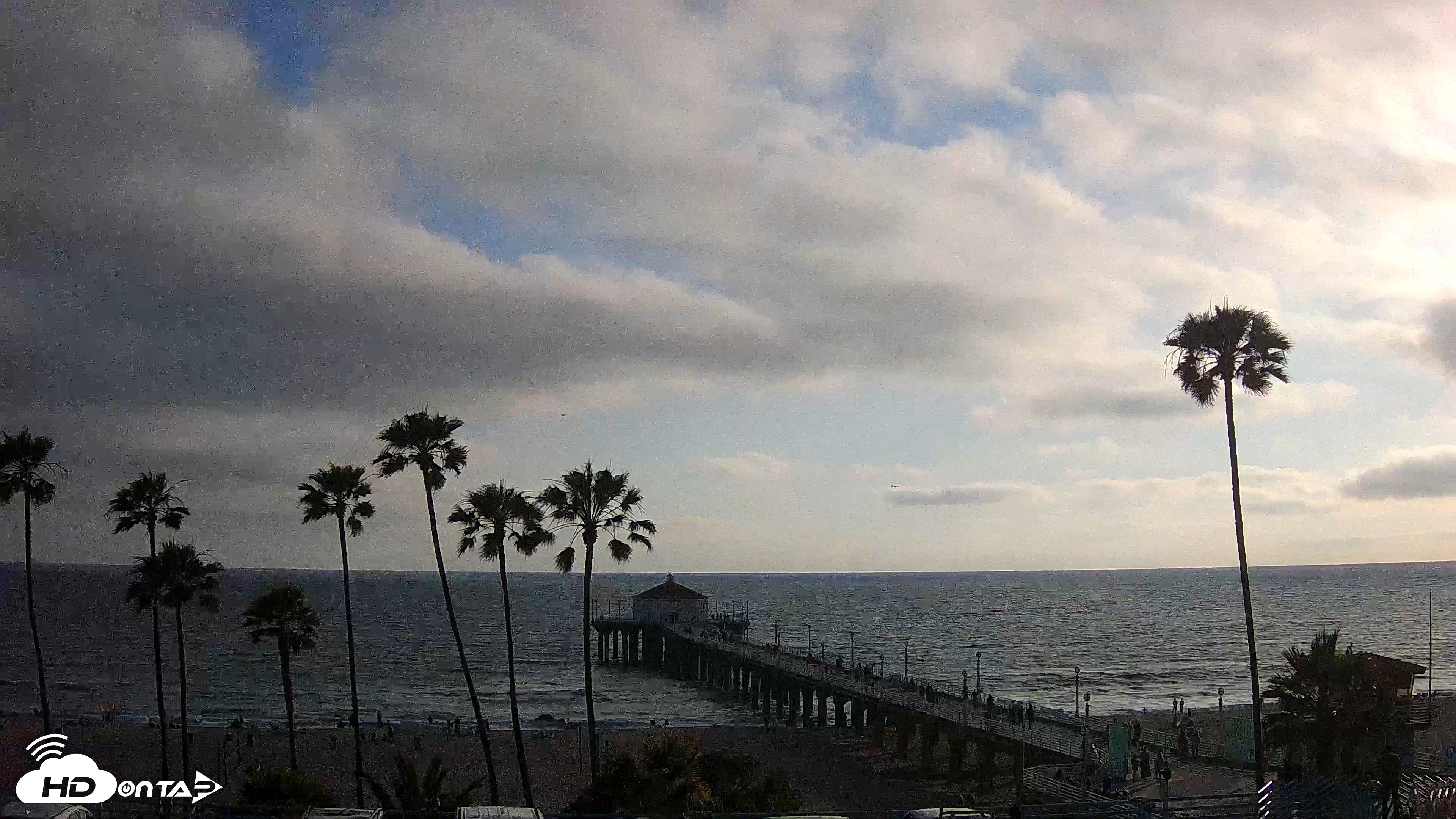 Snapshot of Manhattan Beach Pier Ultra HD Live Webcam taken Jun 7, 2025, 6:55pm PDT