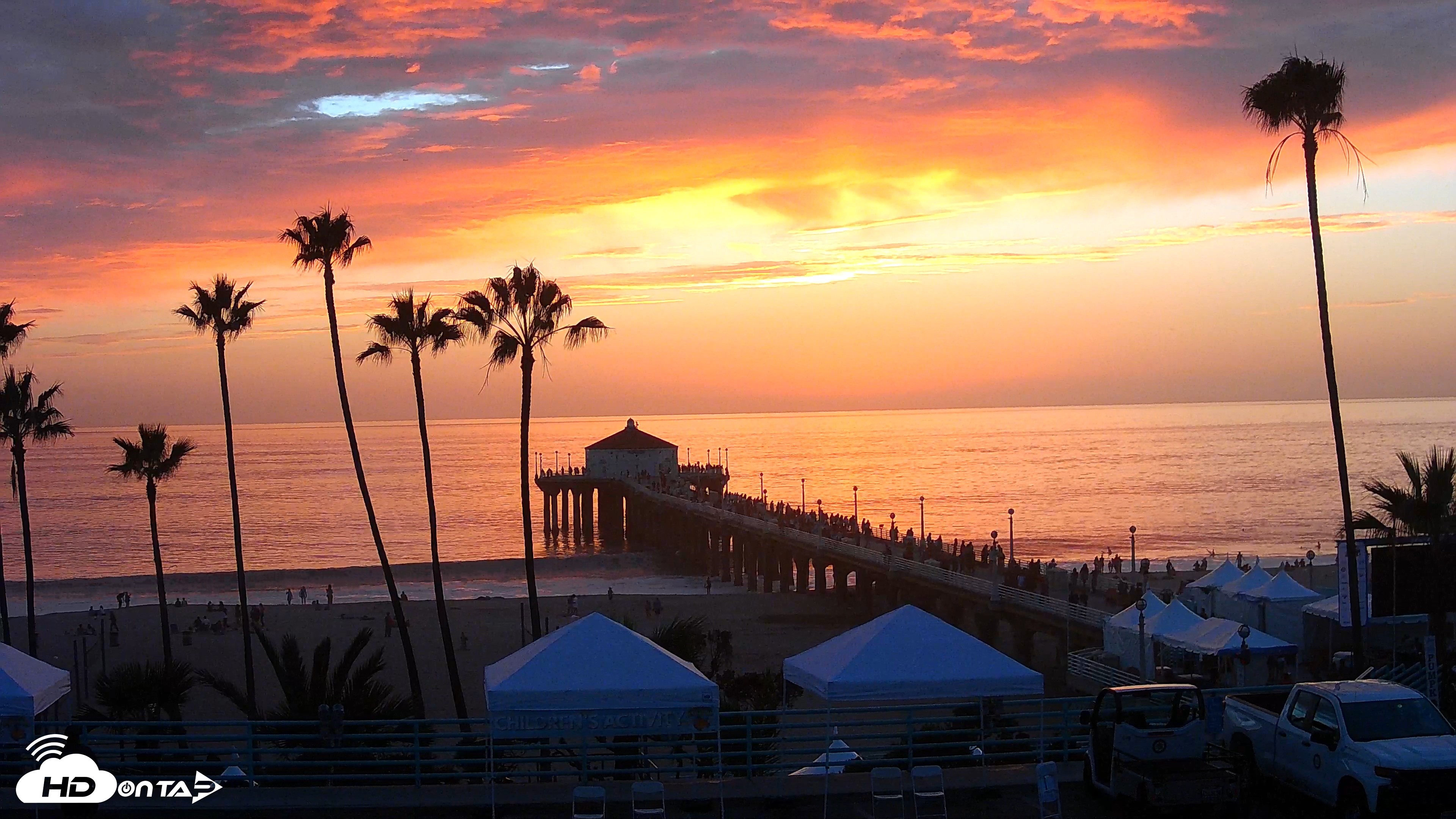 Snapshot of Manhattan Beach Pier Ultra HD Live Webcam taken Oct 17, 2026, 6:22pm PDT
