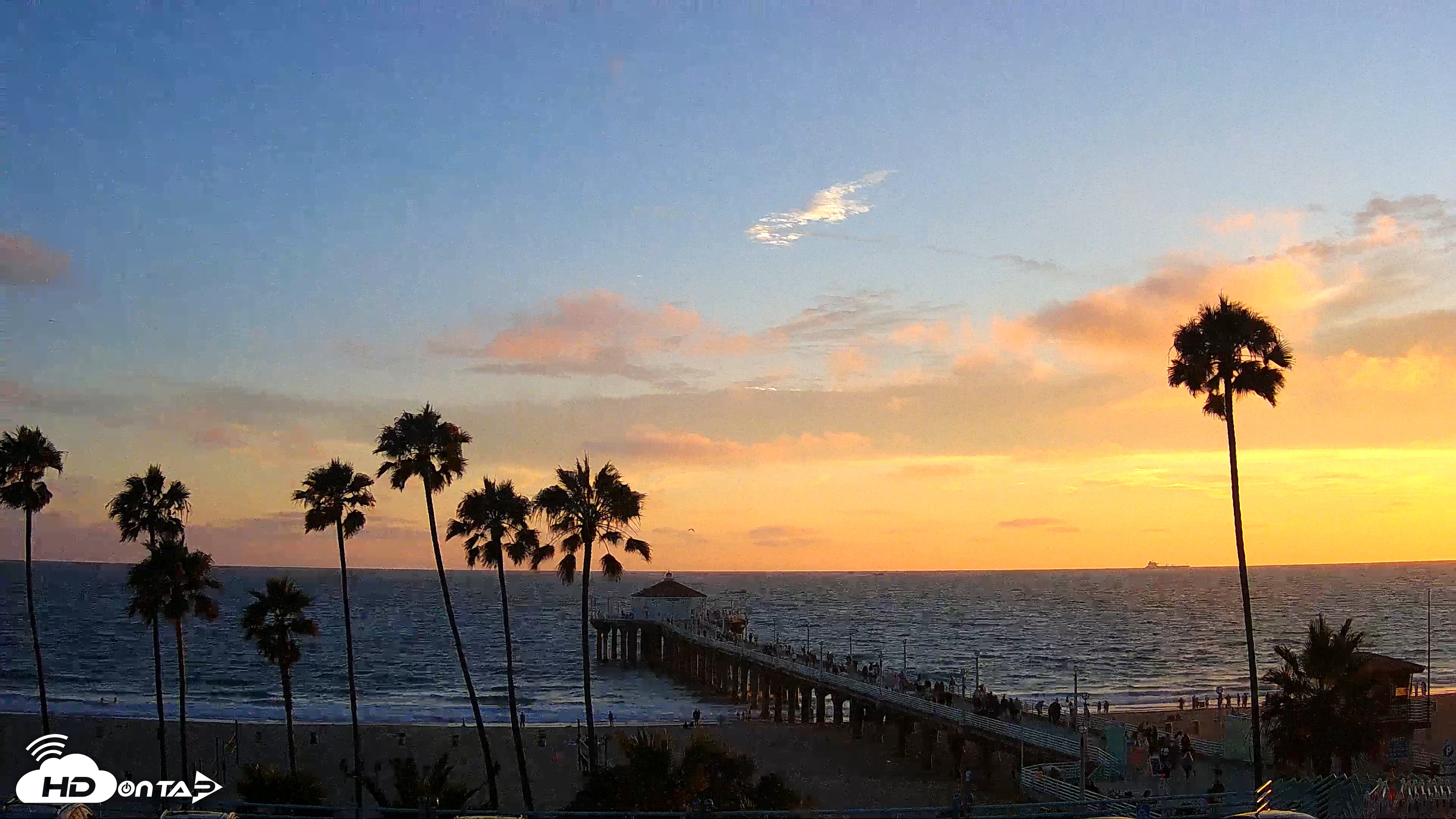 Snapshot of Manhattan Beach Pier Ultra HD Live Webcam taken Jul 26, 2025, 7:46pm PDT