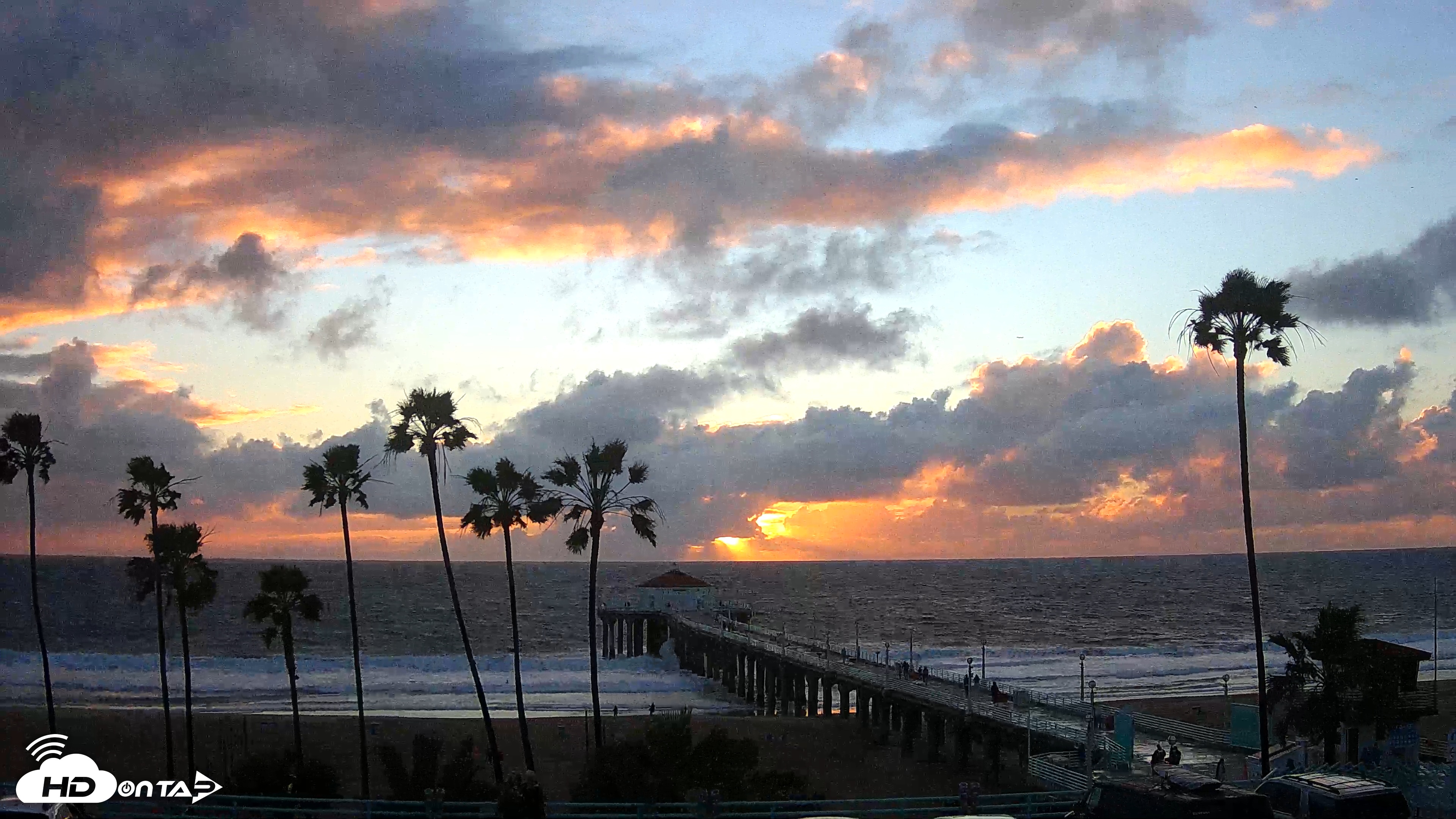 Snapshot of Manhattan Beach Pier Ultra HD Live Webcam taken Feb 16, 2026, 5:31pm PST